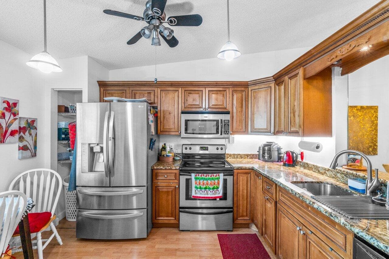 18855 Candlewick Drive, Boca Raton, FL 33496 — photo 9 of 27