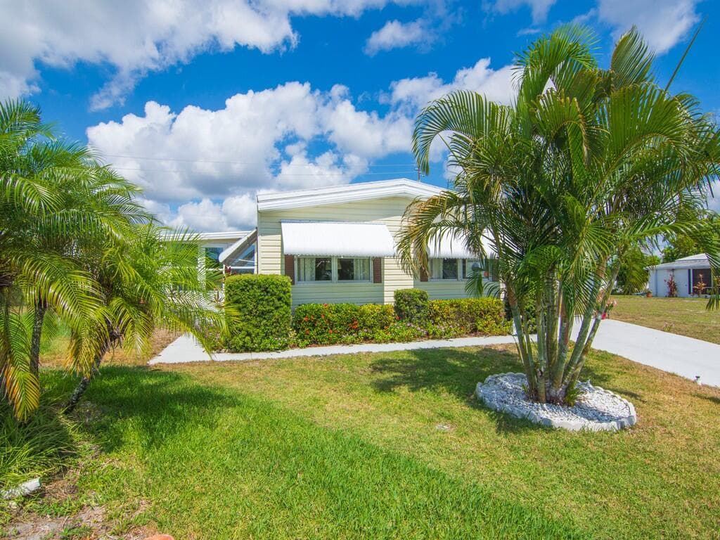 196 NE Emerald Drive, Jensen Beach, FL 34957 — photo 2 of 32