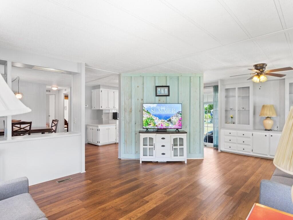 196 NE Emerald Drive, Jensen Beach, FL 34957 — photo 10 of 32