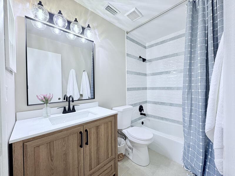 2050 Oleander Boulevard 2-205, Fort Pierce, FL 34950 — photo 2 of 19