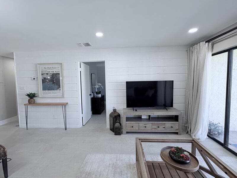 2050 Oleander Boulevard 2-205, Fort Pierce, FL 34950 — photo 7 of 19