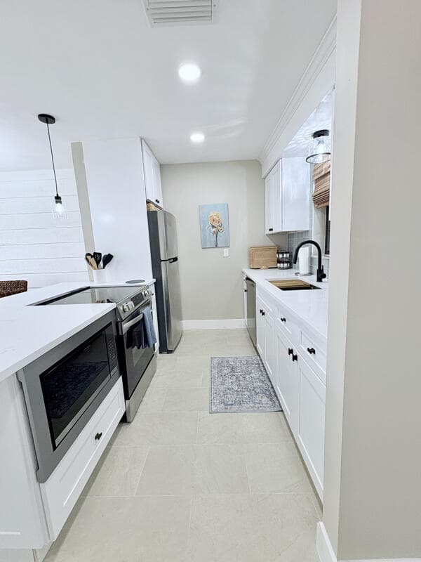 2050 Oleander Boulevard 2-205, Fort Pierce, FL 34950 — photo 14 of 19