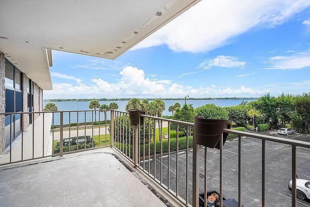3200 S Ocean Boulevard C303, Palm Beach, FL 33480 — photo 17 of 24