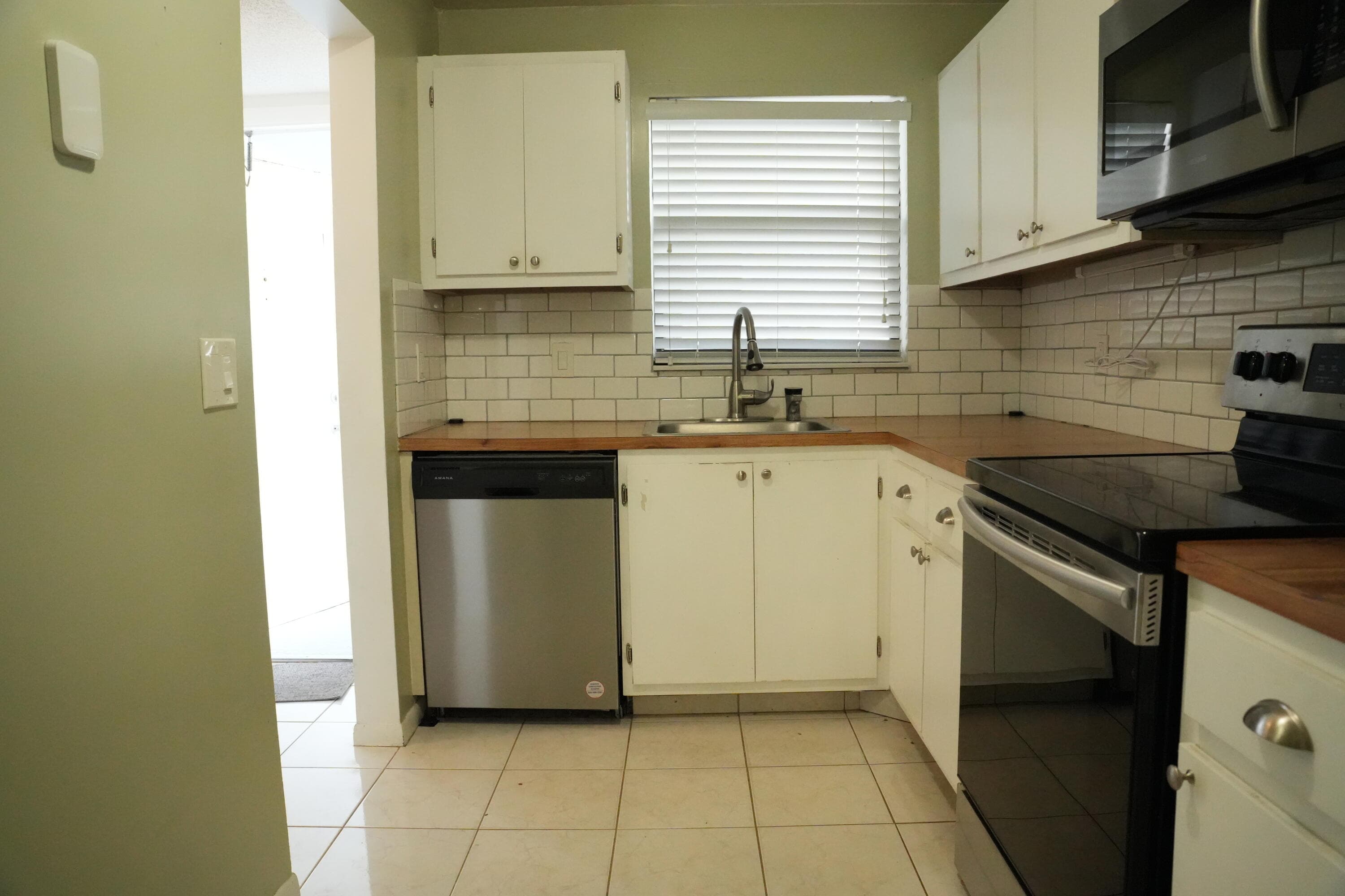 4640 Lucerne Lakes Boulevard W 508, Lake Worth, FL 33467 — photo 3 of 34