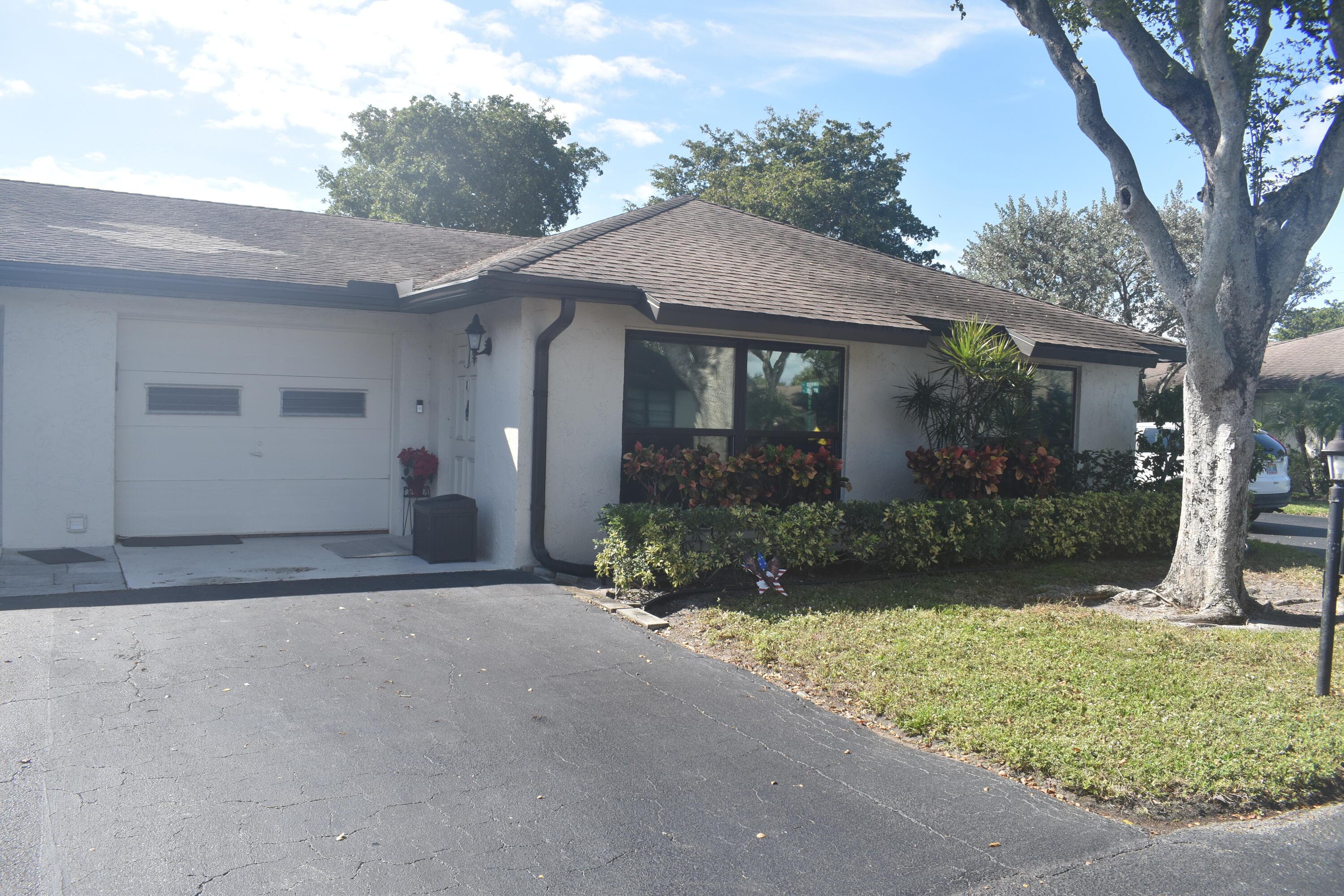 4843 Greentree Lane B, Boynton Beach, FL 33436 — photo 1 of 17