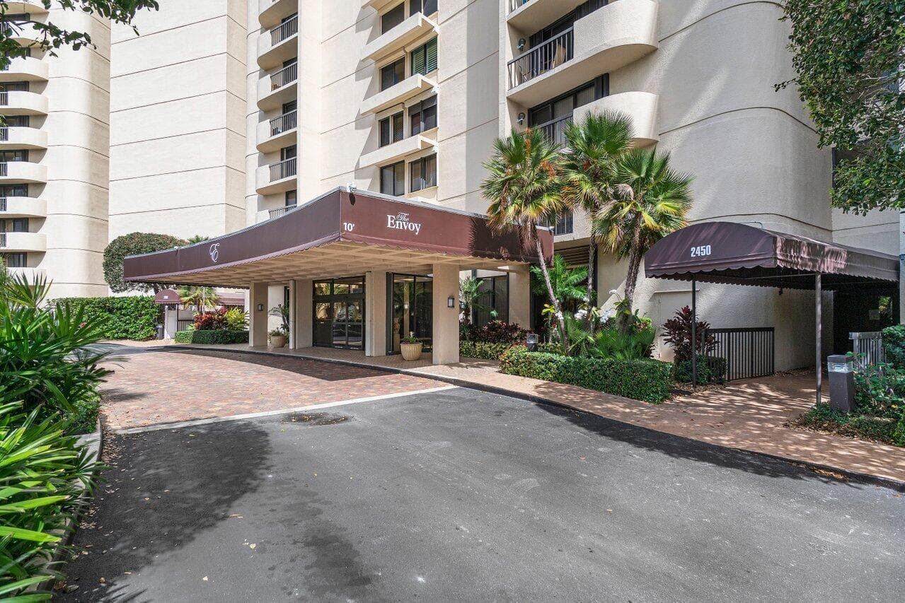 2450 Presidential Way 607, West Palm Beach, FL 33401 — photo 28 of 38