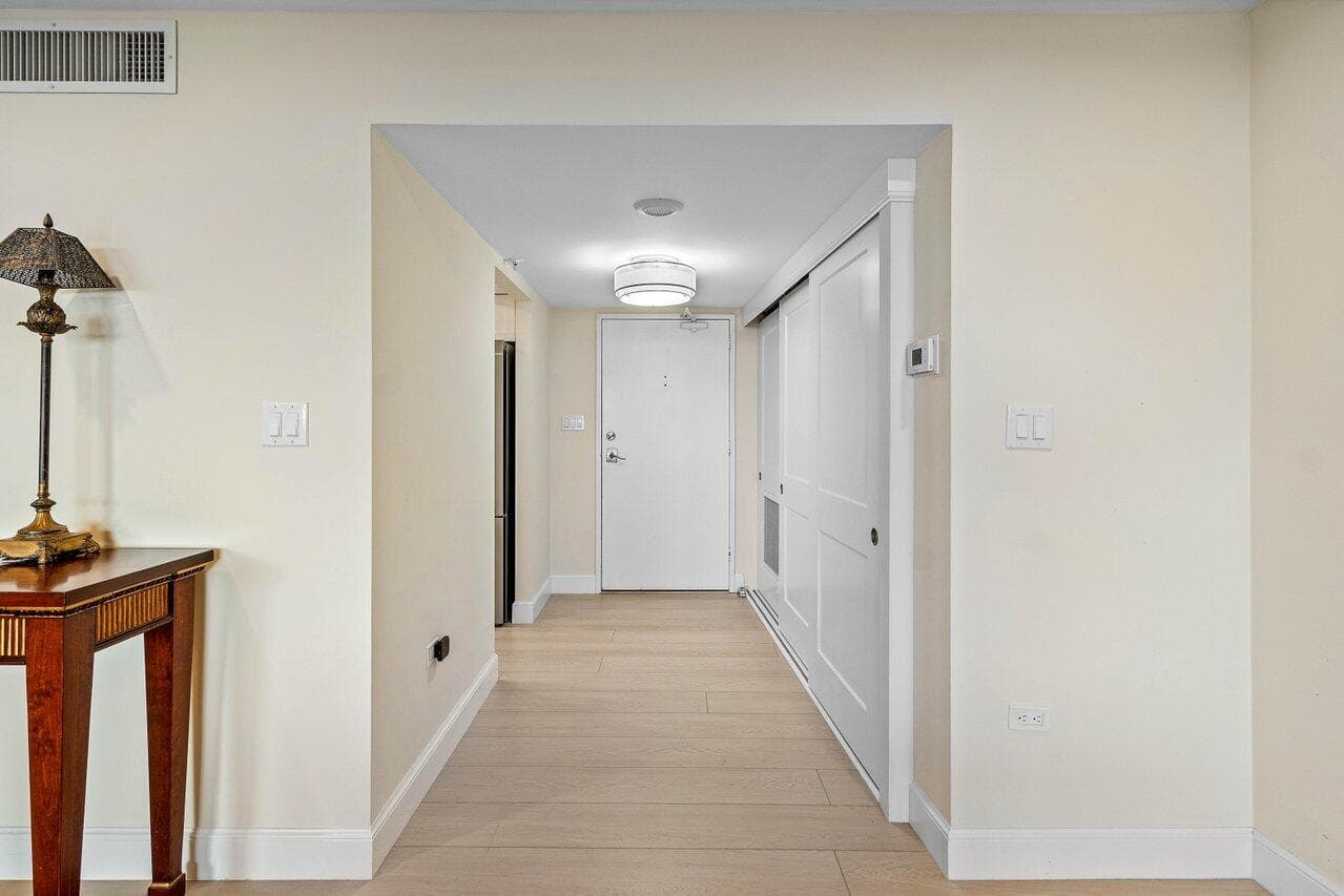 2450 Presidential Way 607, West Palm Beach, FL 33401 — photo 6 of 38