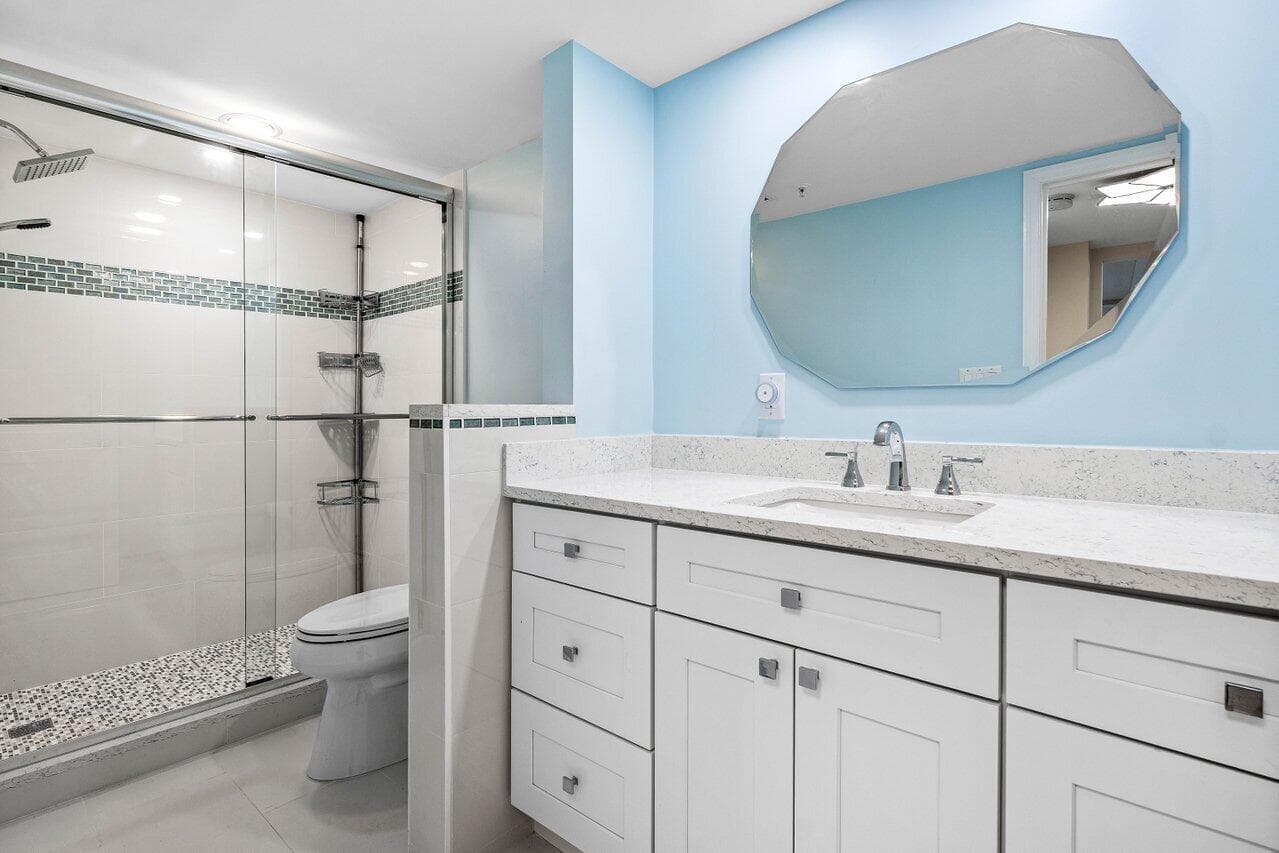 2450 Presidential Way 607, West Palm Beach, FL 33401 — photo 18 of 38