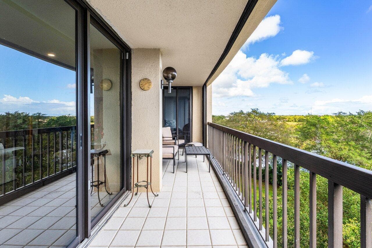 2450 Presidential Way 607, West Palm Beach, FL 33401 — photo 25 of 38