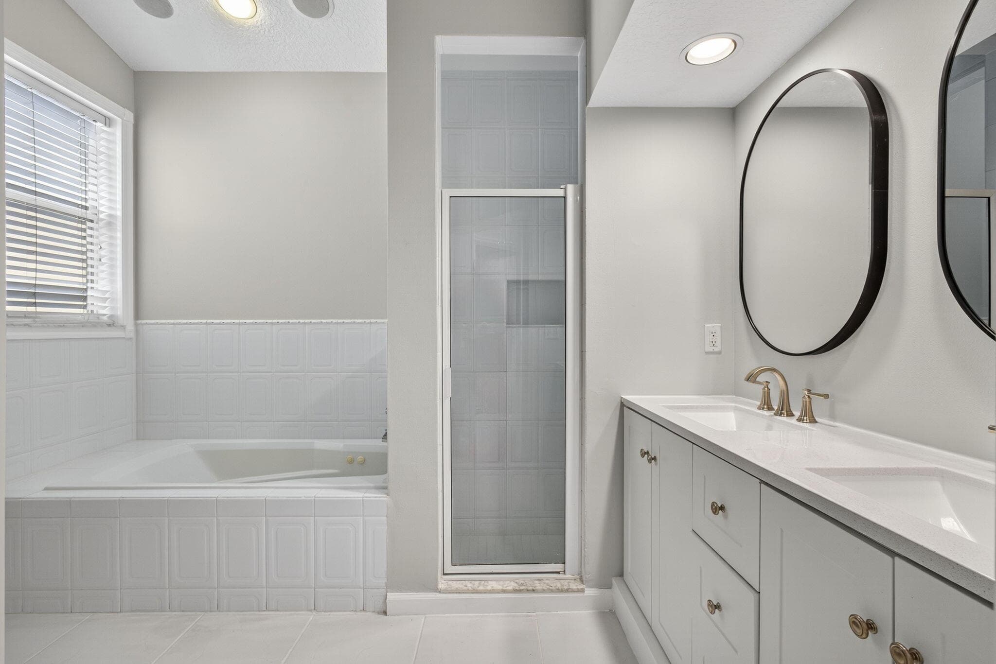 1052 W Shore Drive, West Palm Beach, FL 33406 — photo 20 of 65