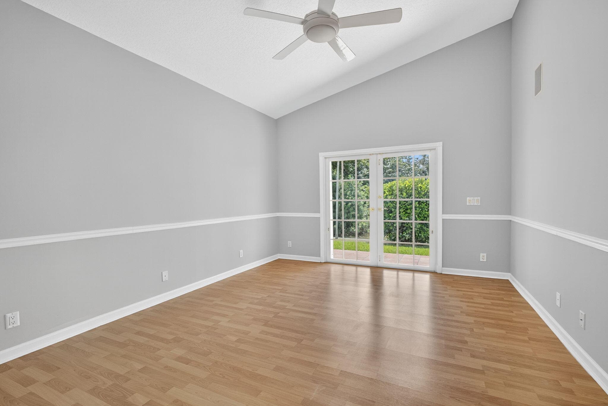 1052 W Shore Drive, West Palm Beach, FL 33406 — photo 23 of 65