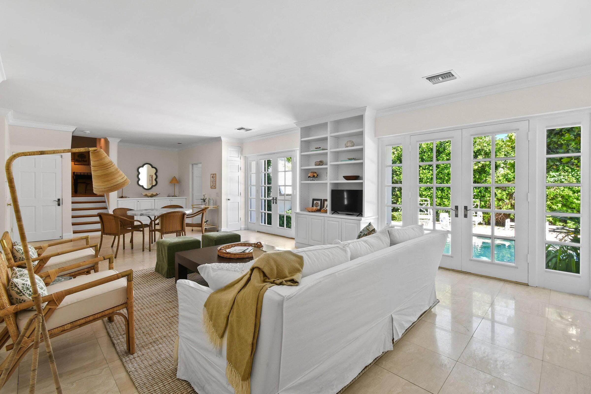 117 Via Vizcaya, Palm Beach, FL 33480 — photo 3 of 21