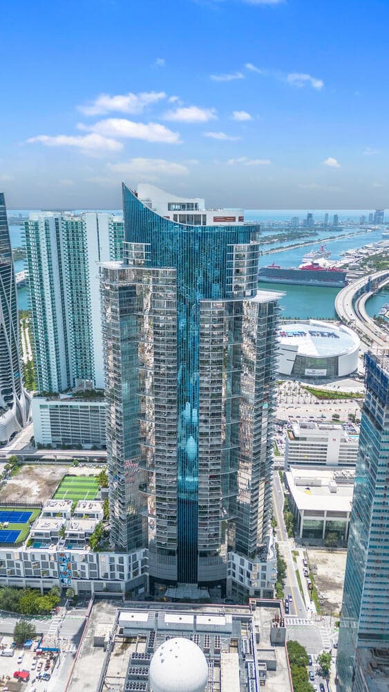851 NE 1st Avenue 306, Miami, FL 33132 — photo 1 of 32