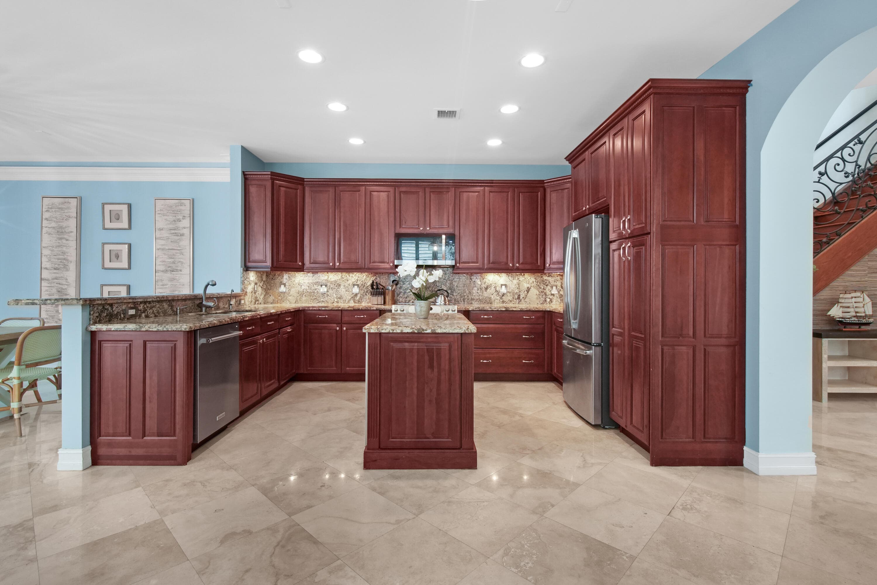 814 N Victoria Park Road, Fort Lauderdale, FL 33304 — photo 14 of 41