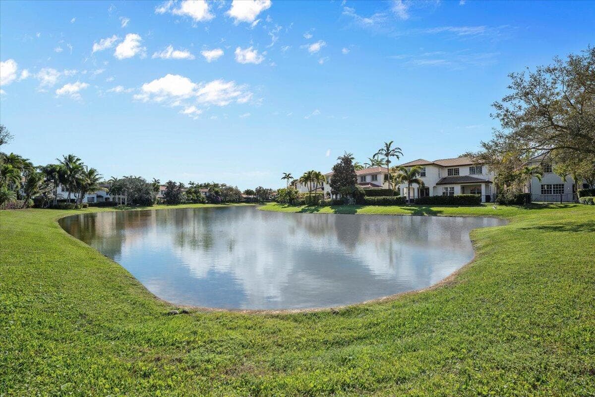 1062 Vintner Boulevard, Palm Beach Gardens, FL 33410 — photo 3 of 101