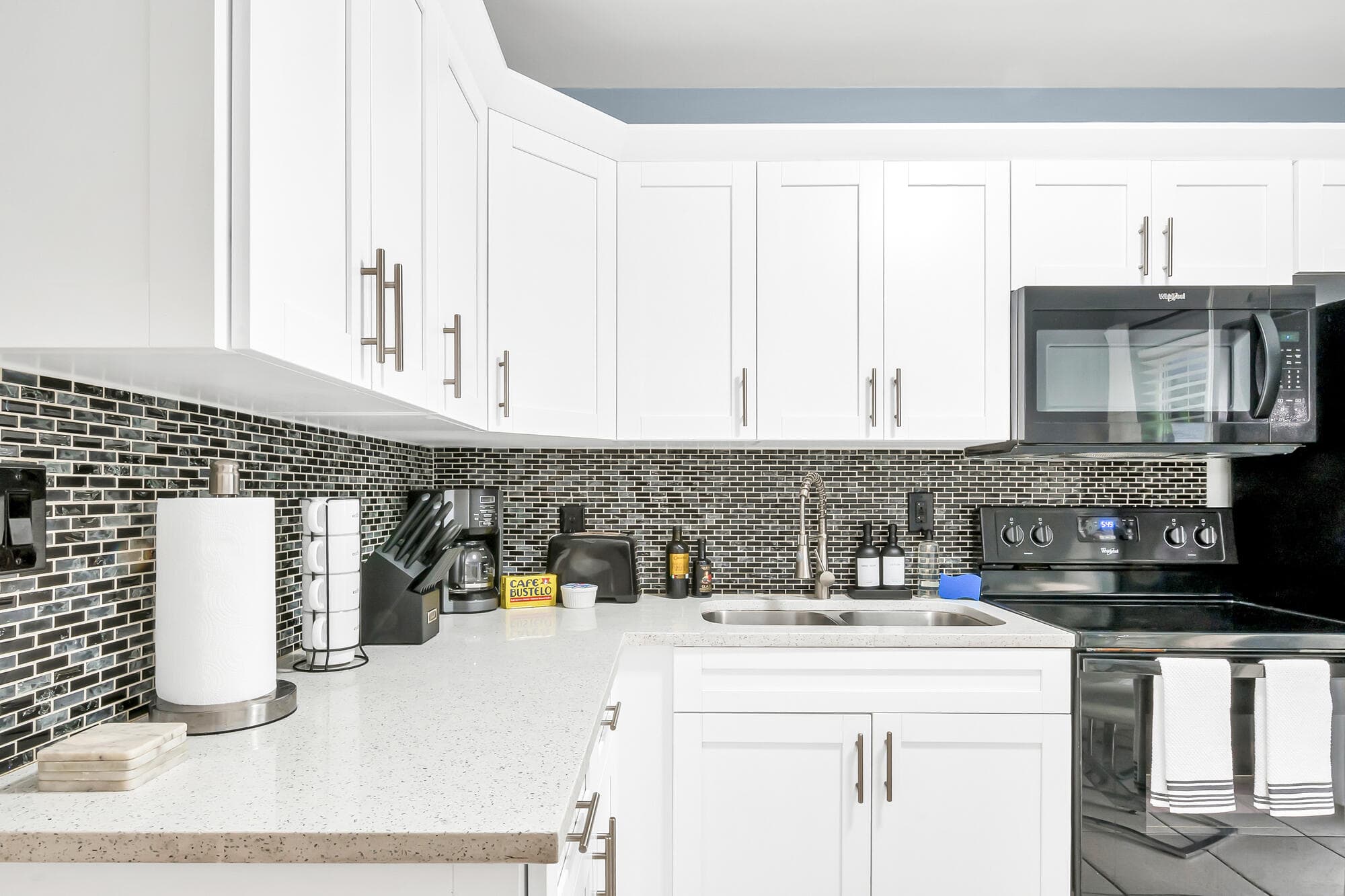 3331 Lake Avenue, West Palm Beach, FL 33405 — photo 8 of 31
