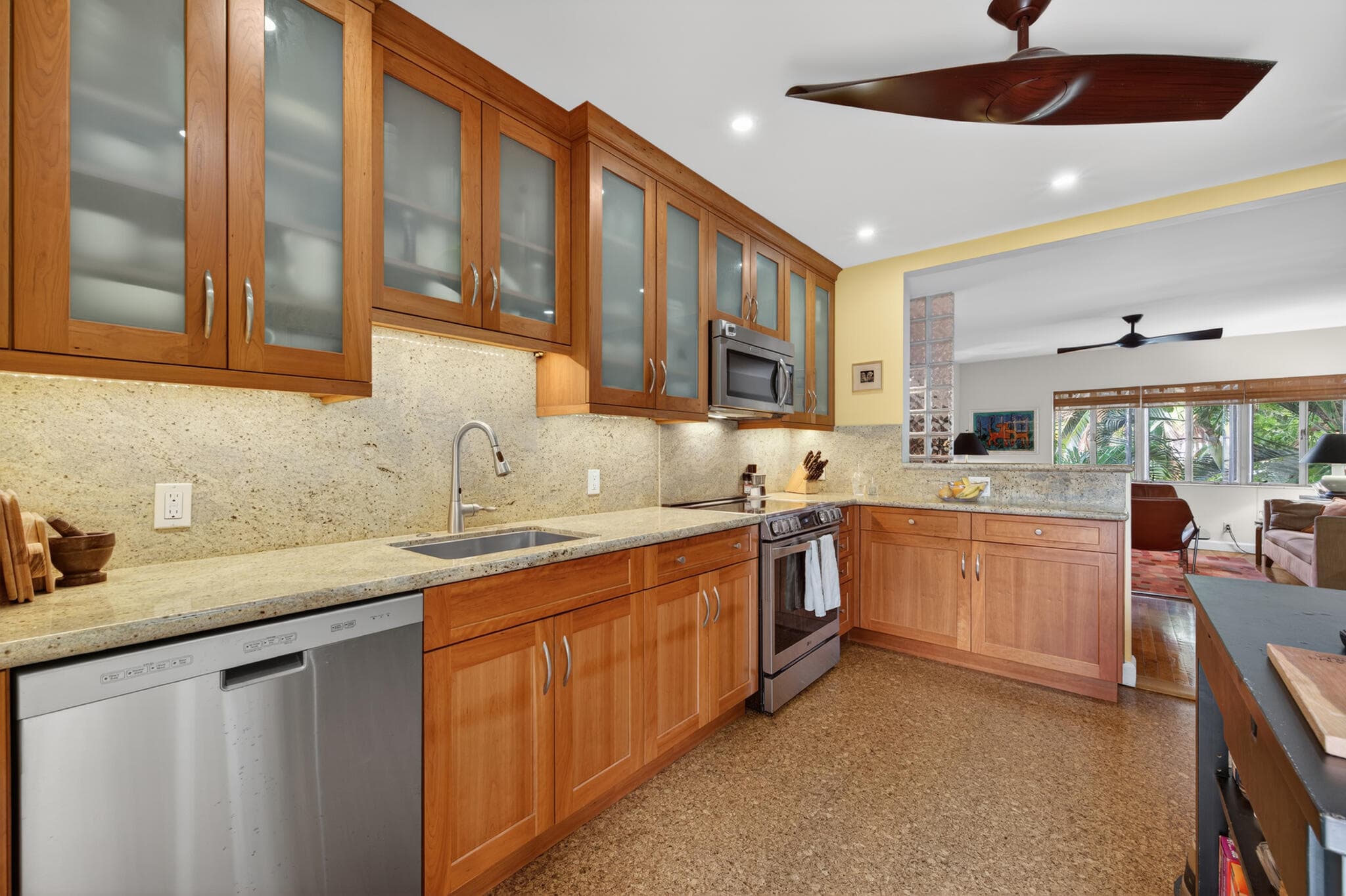 381 S Lake Drive 16, Palm Beach, FL 33480 — photo 7 of 24