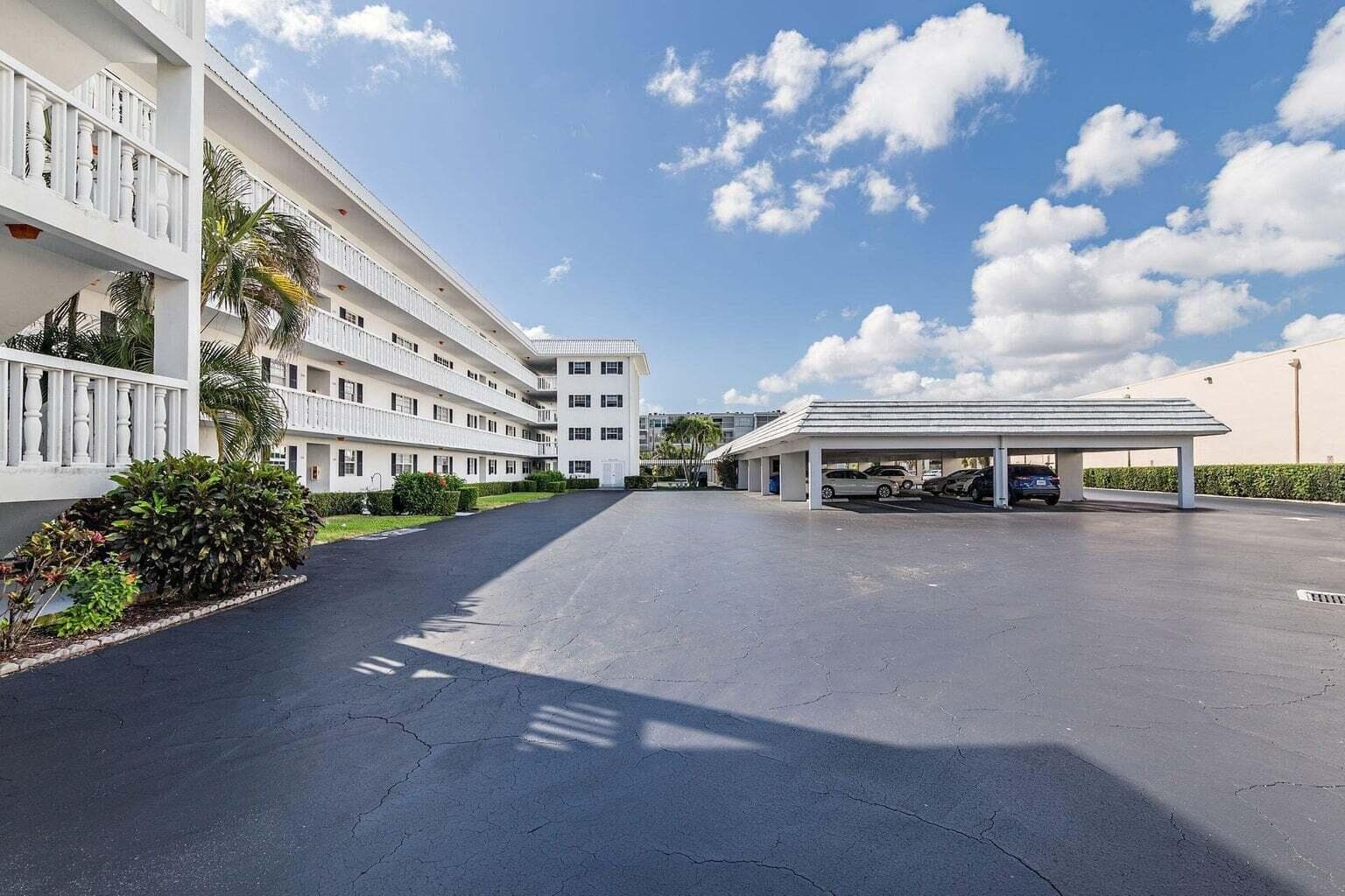 907 Marina Drive 402, North Palm Beach, FL 33408 — photo 31 of 52