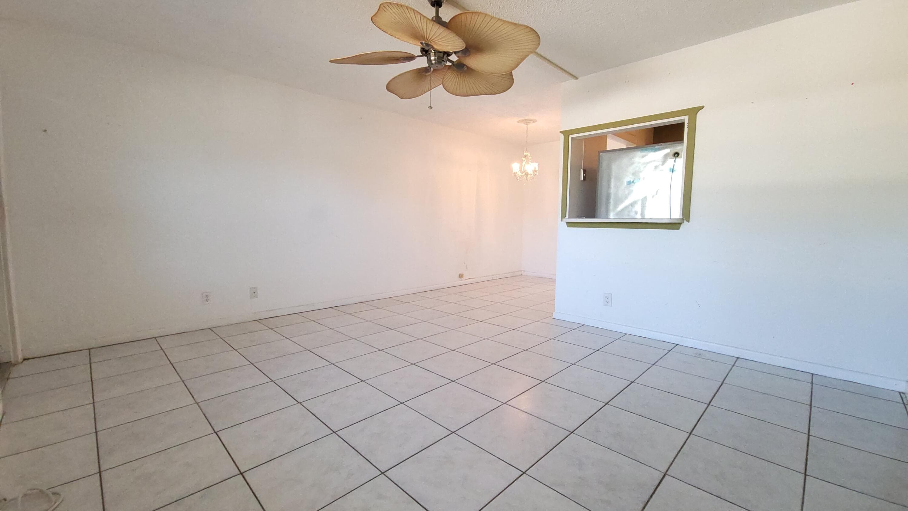 23 Kingswood B, West Palm Beach, FL 33417 — photo 2 of 33