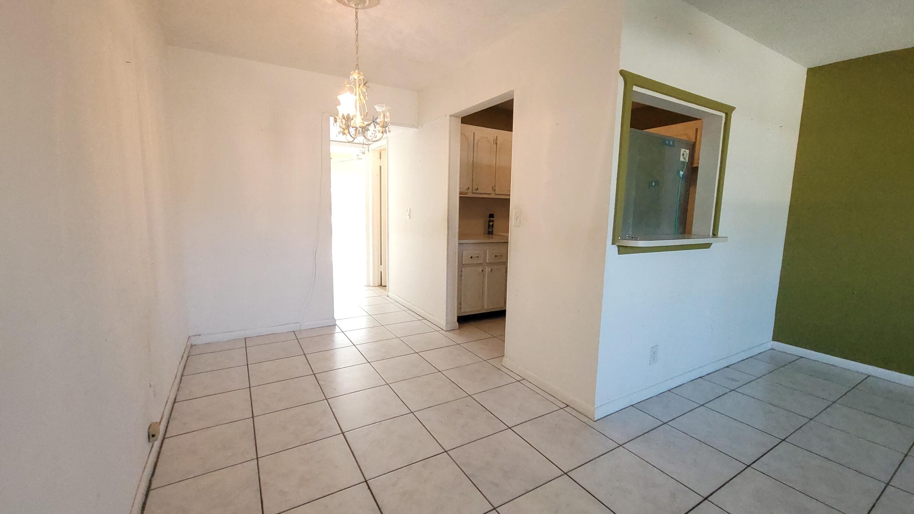23 Kingswood B, West Palm Beach, FL 33417 — photo 4 of 33