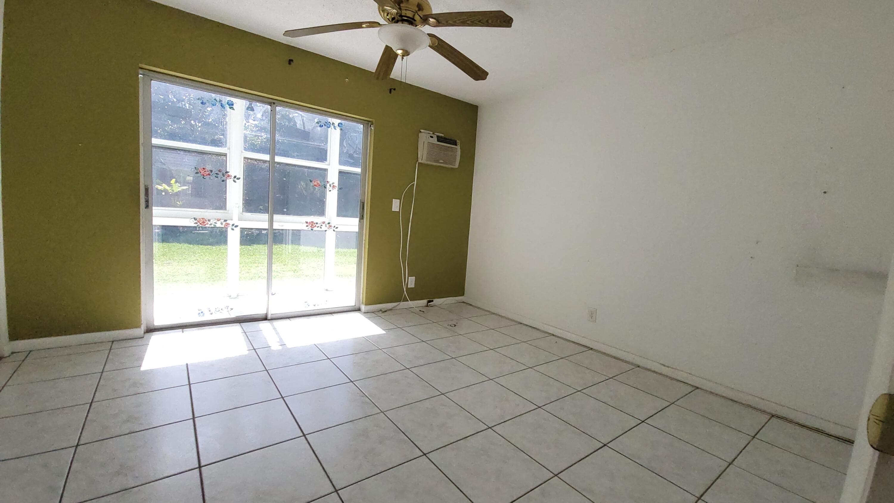 23 Kingswood B, West Palm Beach, FL 33417 — photo 8 of 33