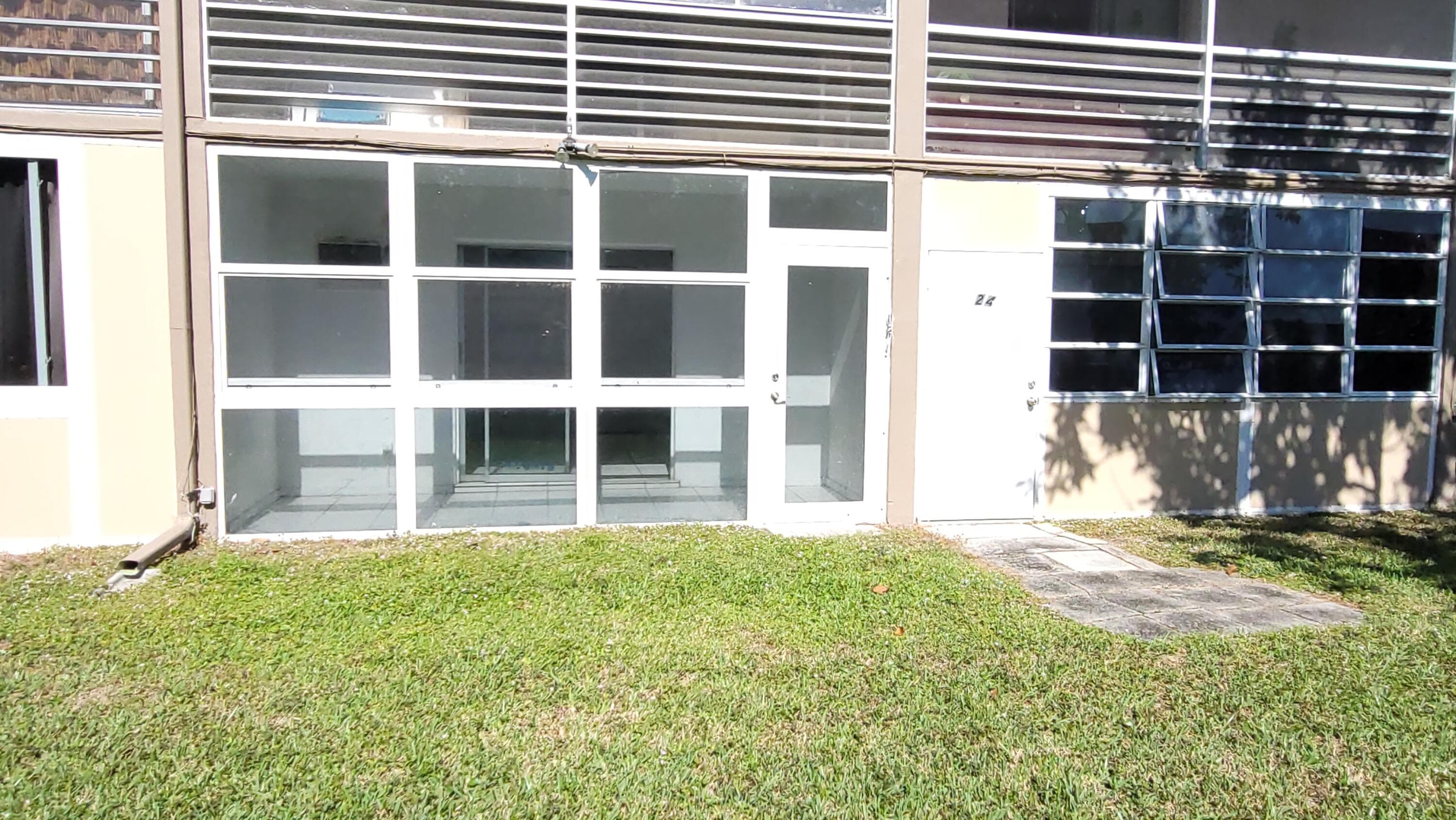 23 Kingswood B, West Palm Beach, FL 33417 — photo 13 of 33