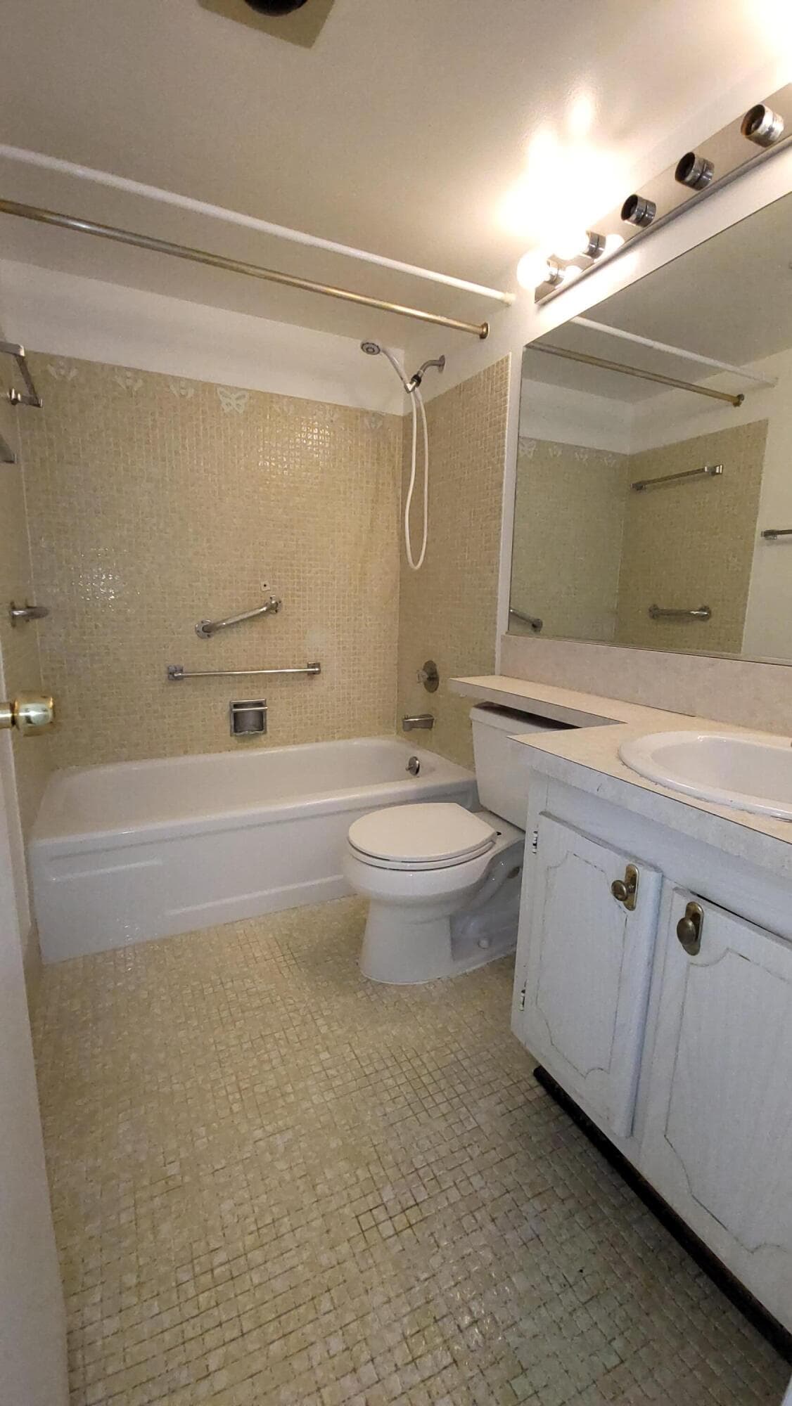 23 Kingswood B, West Palm Beach, FL 33417 — photo 7 of 33