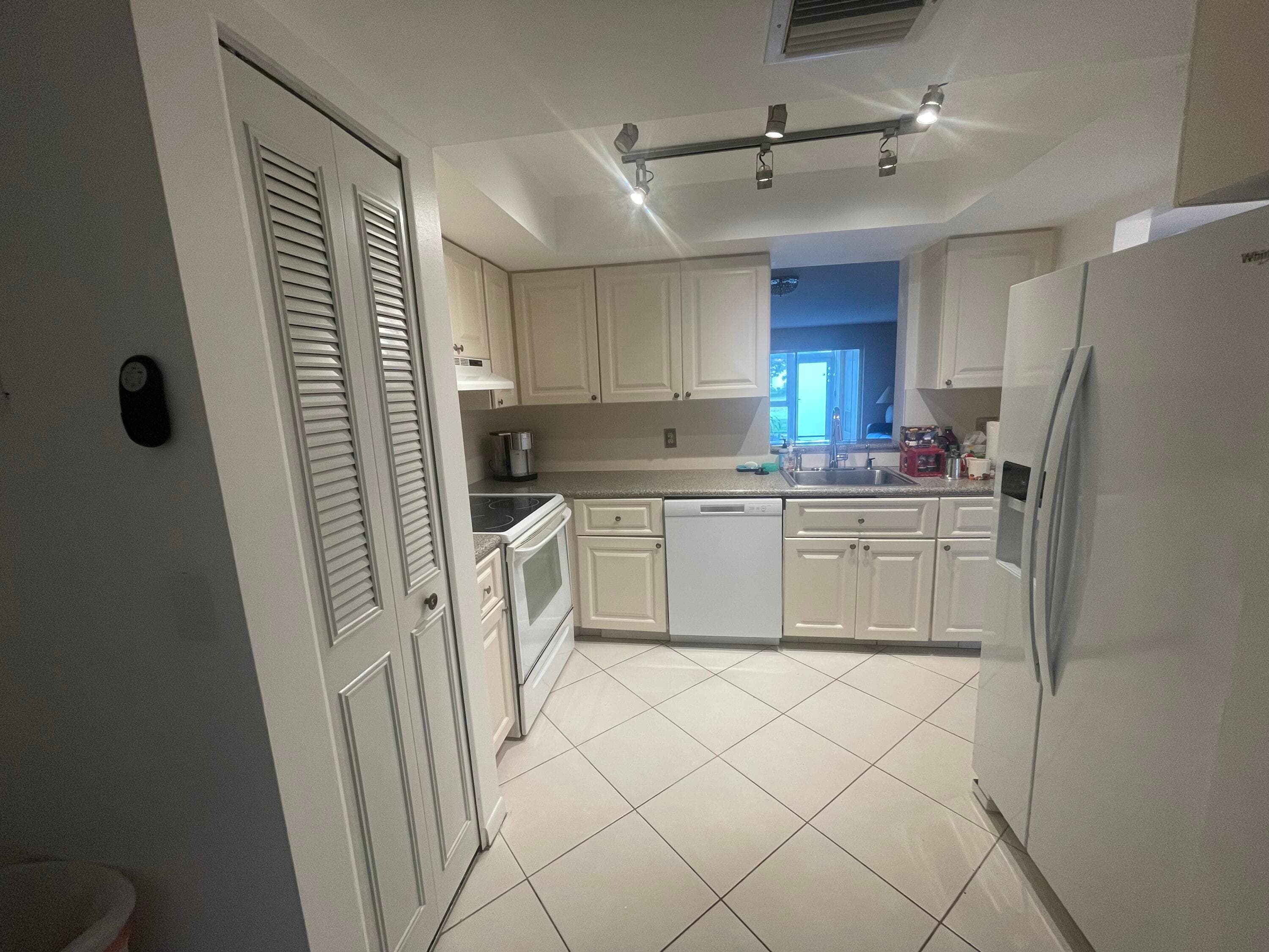 6525 S Oriole Boulevard 1050, Delray Beach, FL 33446 — photo 19 of 22