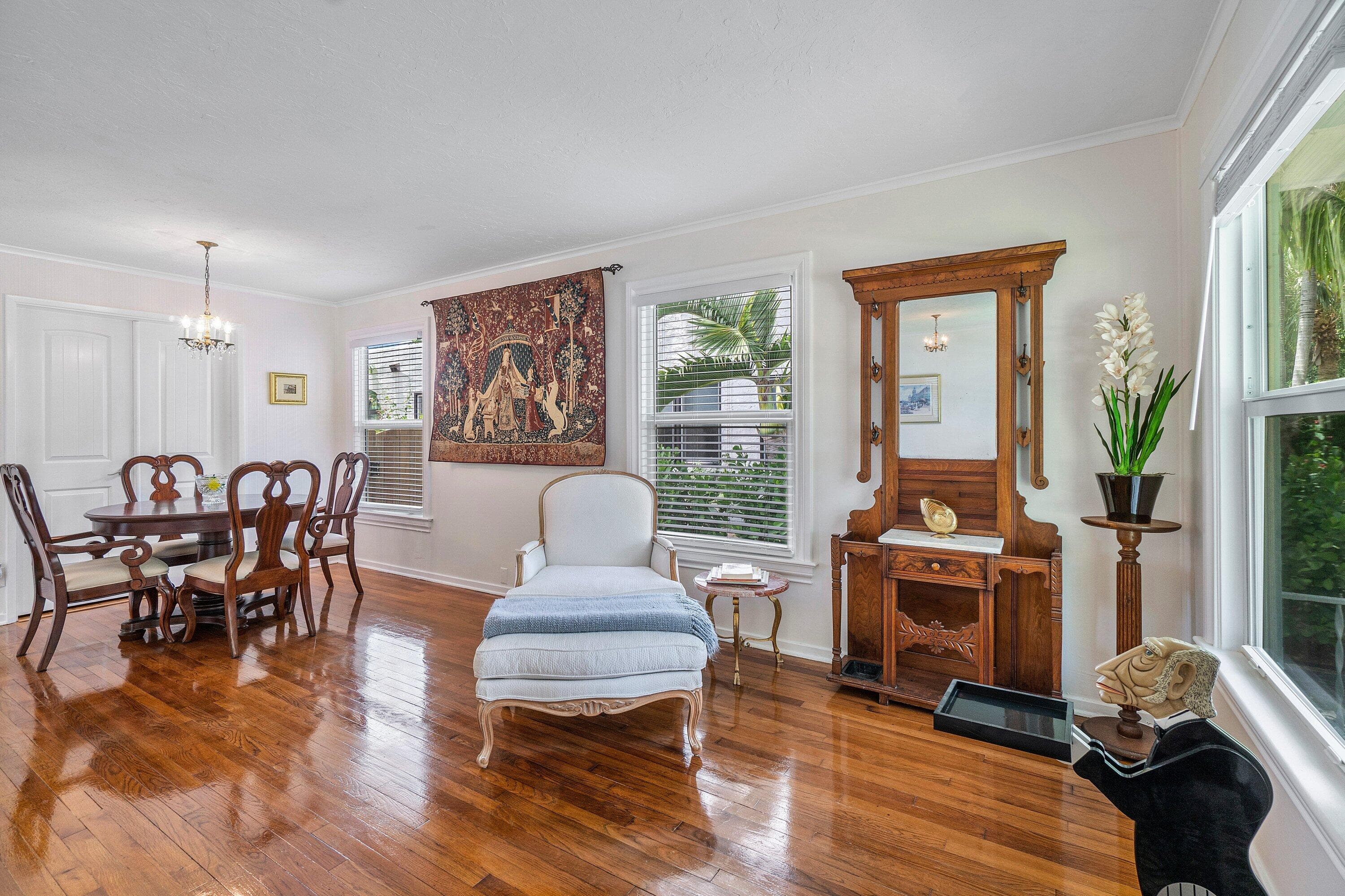 816 Avon Road, West Palm Beach, FL 33401 — photo 5 of 19