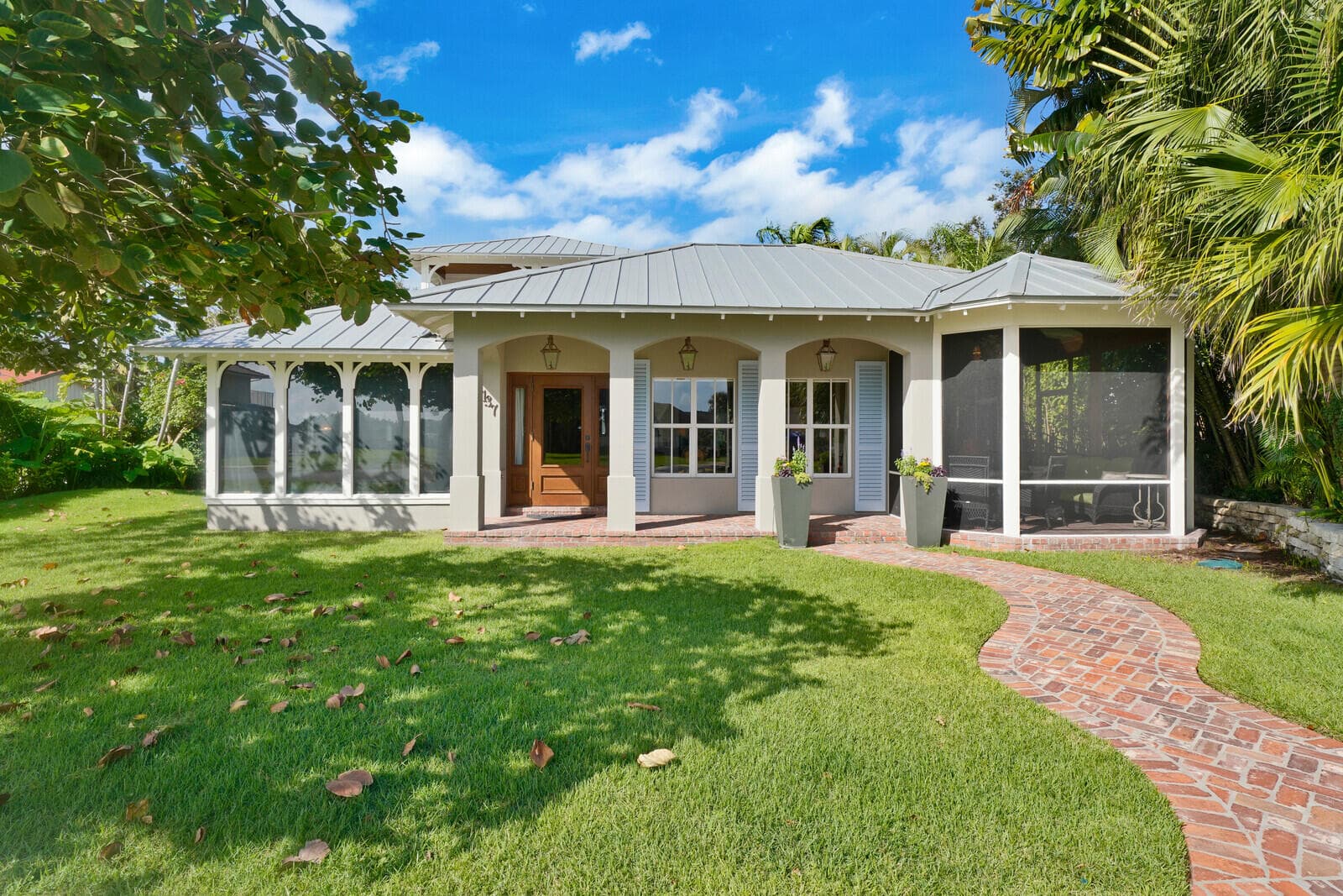 137 S Oak Street, Lantana, FL 33462 — photo 3 of 63
