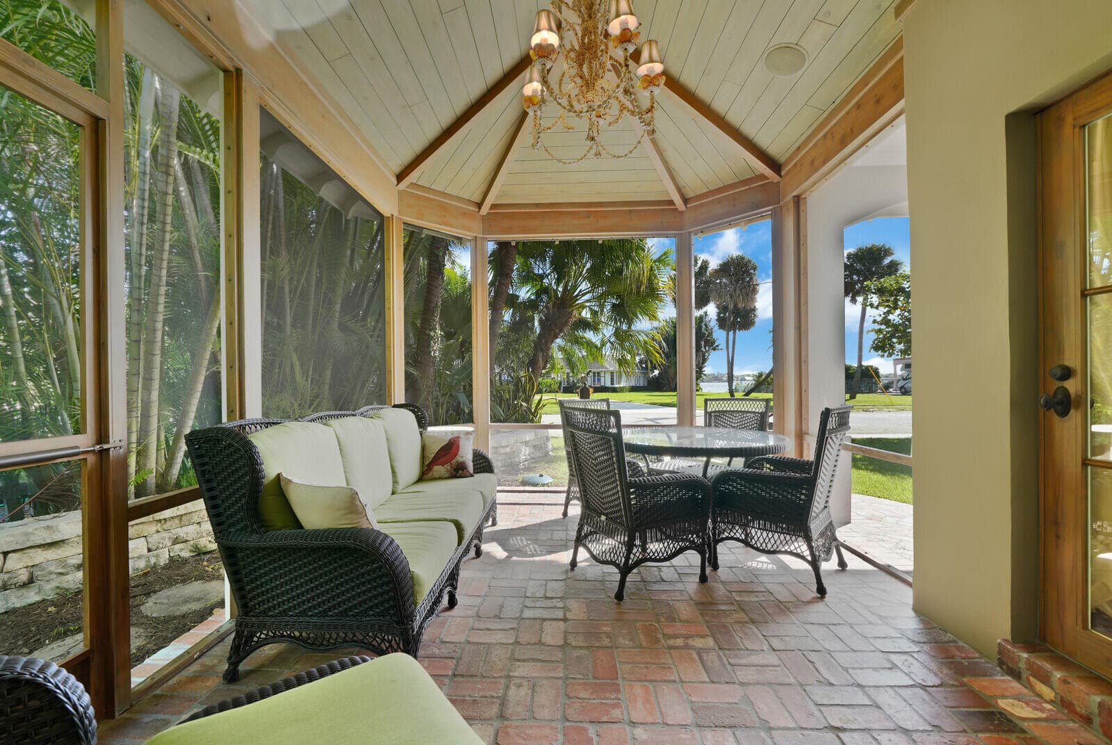 137 S Oak Street, Lantana, FL 33462 — photo 5 of 63