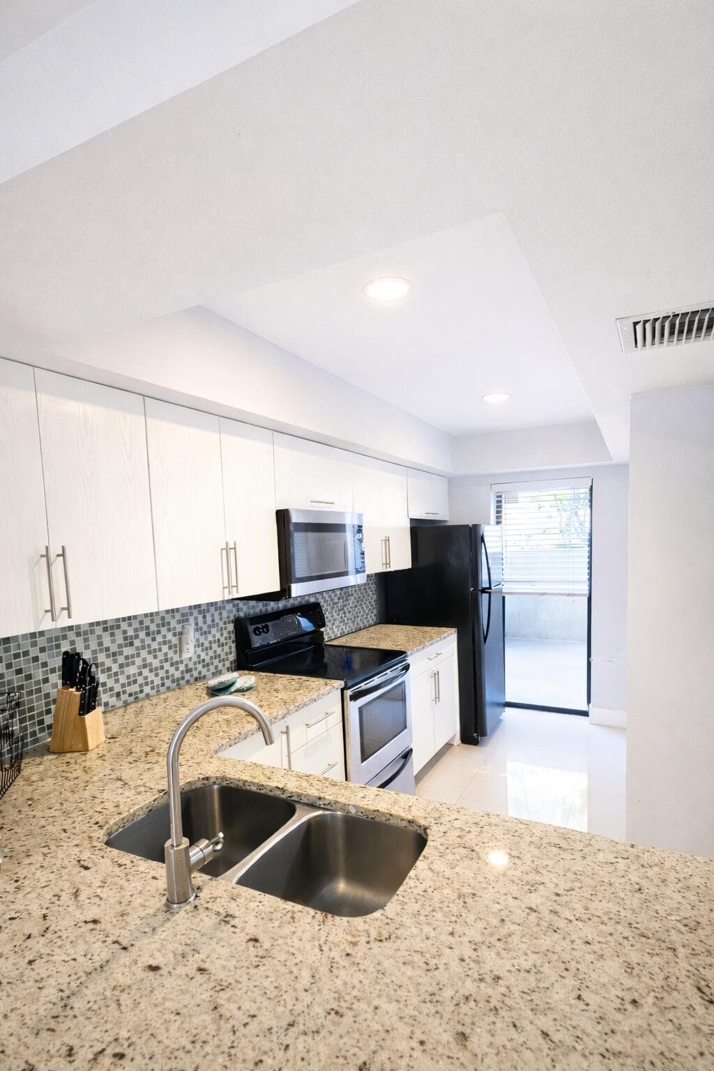11596 NW 45th Street 4, Coral Springs, FL 33065 — photo 1 of 19