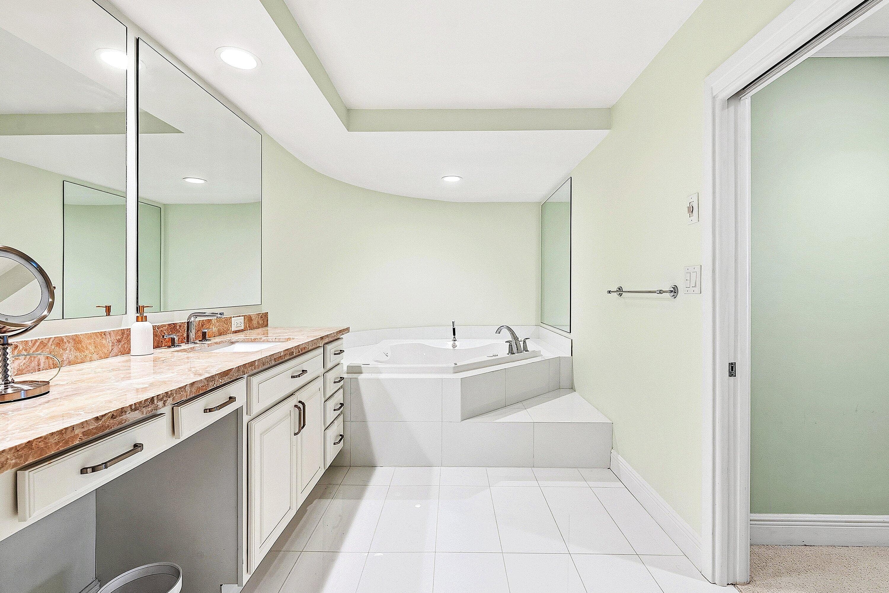 2001 SE Sailfish Point Boulevard 313, Stuart, FL 34996 — photo 19 of 43
