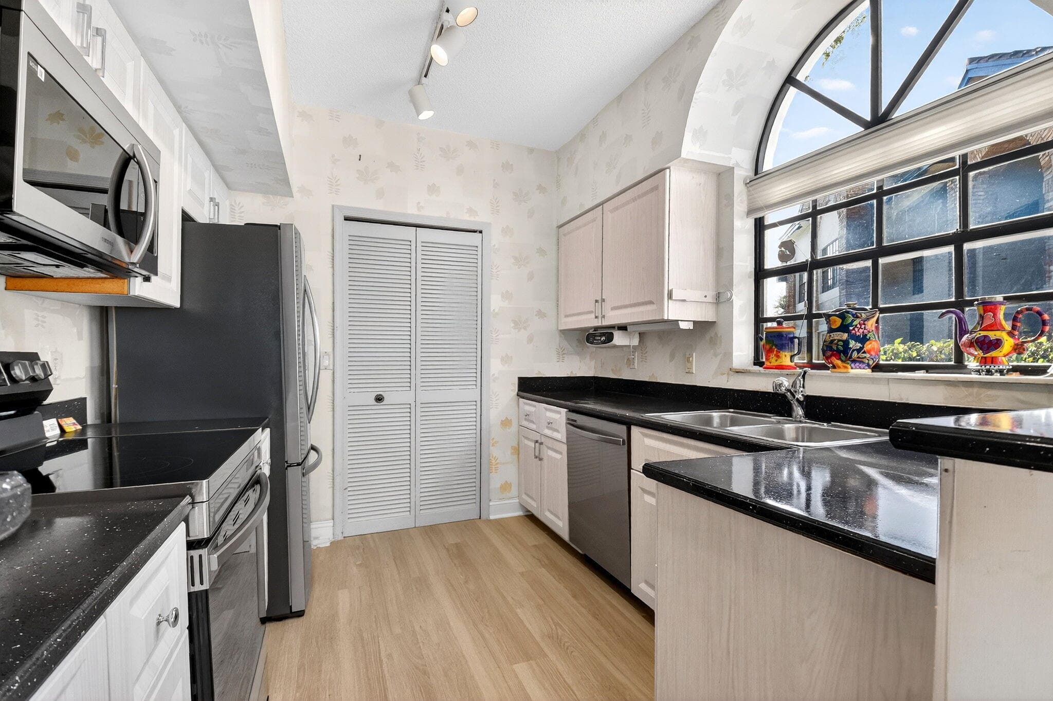 8065 Aberdeen Drive 101, Boynton Beach, FL 33472 — photo 13 of 71