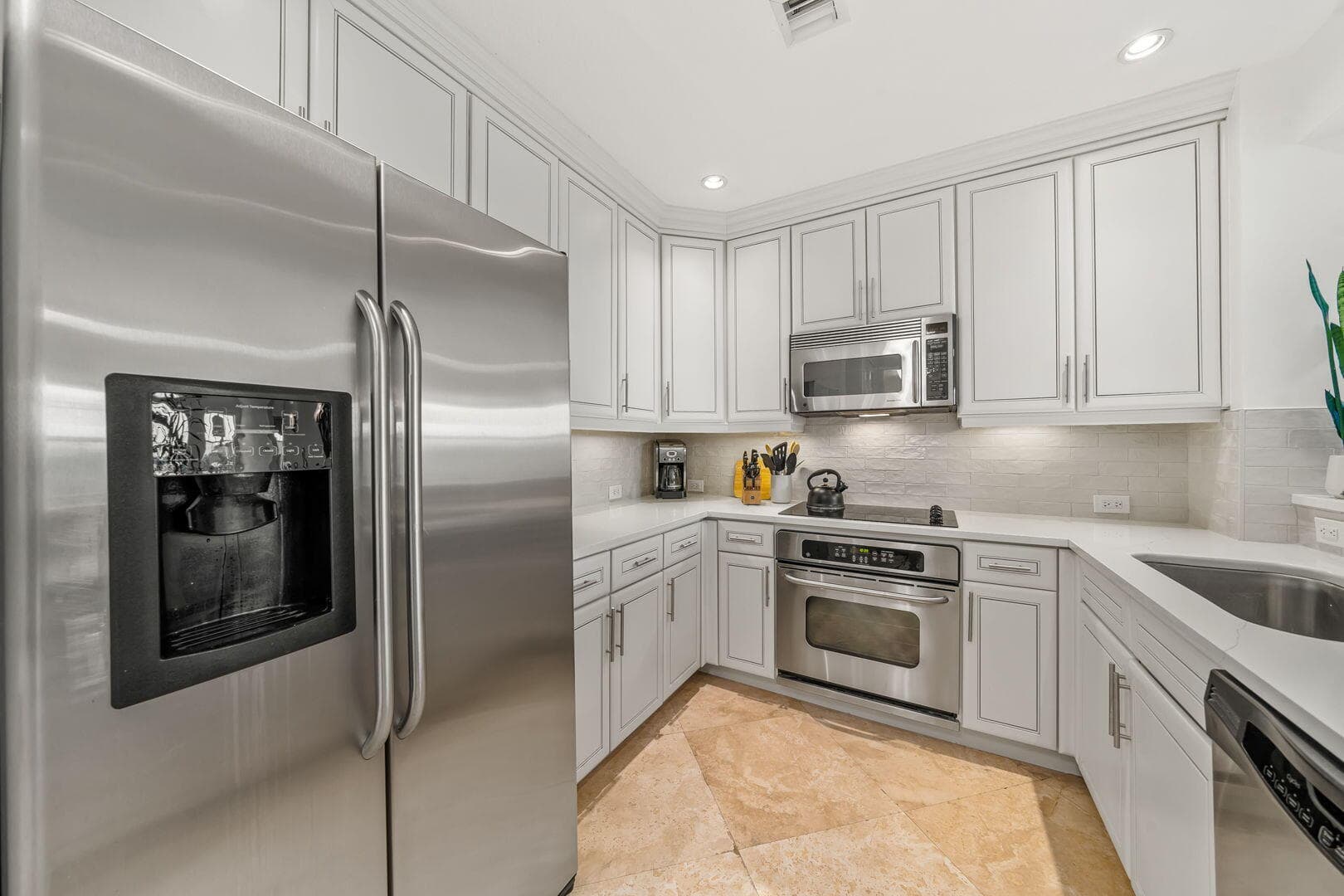 200 NE 2nd Avenue 314, Delray Beach, FL 33444 — photo 5 of 37