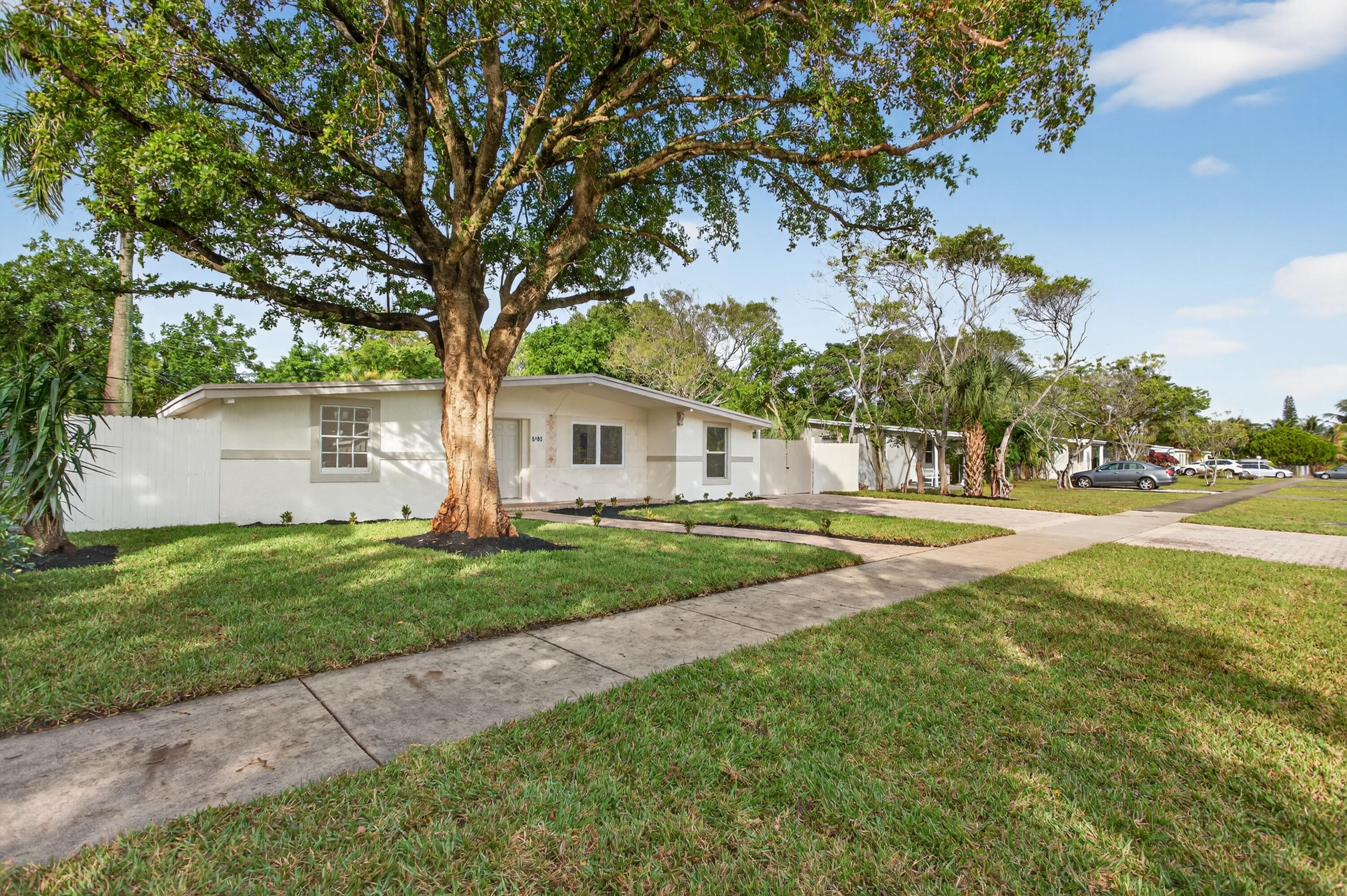 5183 NE 15th Avenue, Pompano Beach, FL 33064 — photo 4 of 34