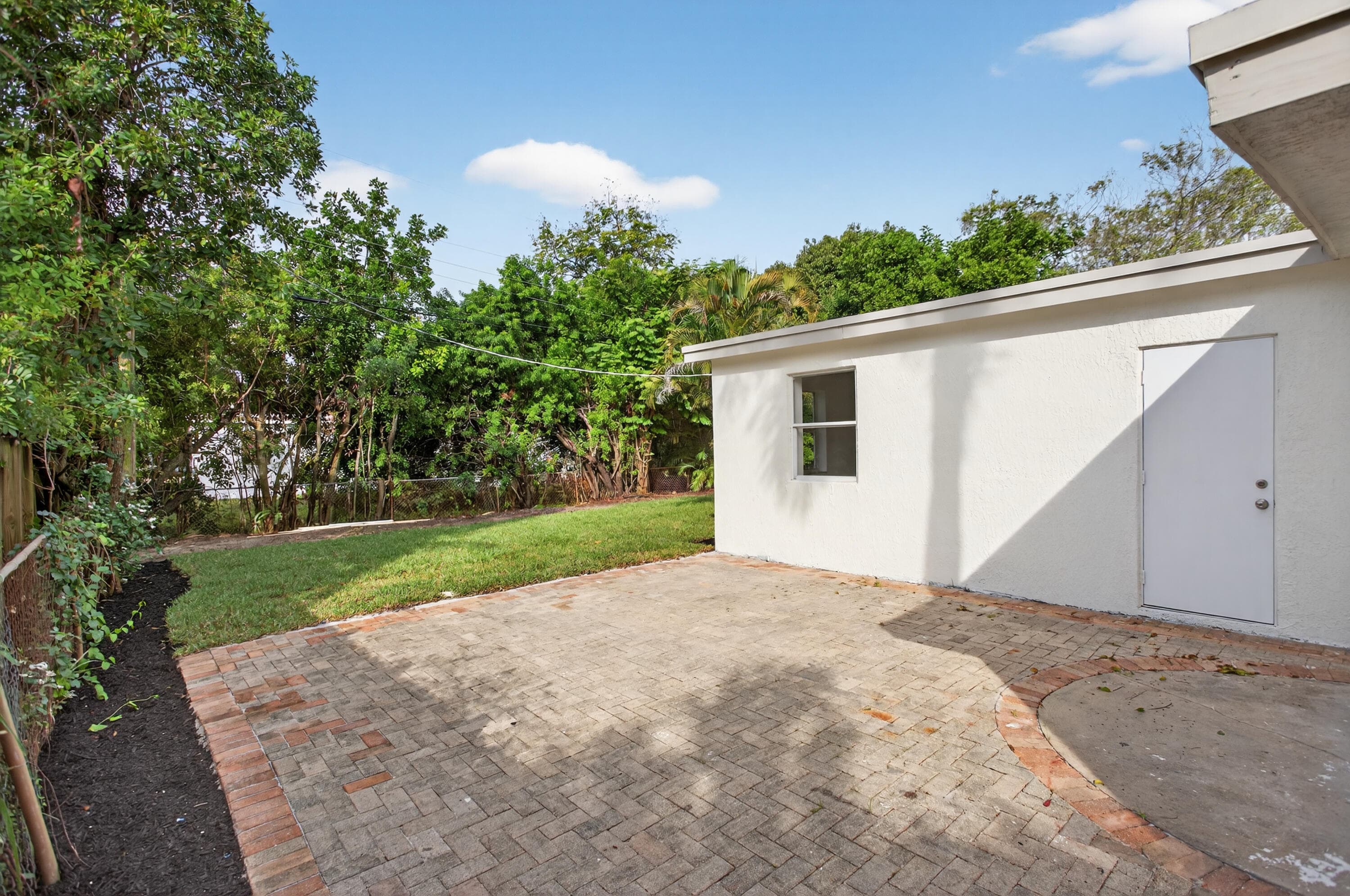 5183 NE 15th Avenue, Pompano Beach, FL 33064 — photo 9 of 34