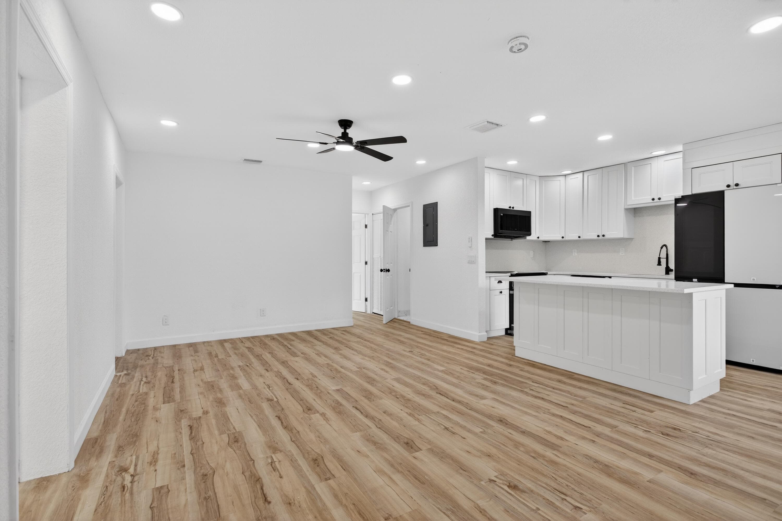5183 NE 15th Avenue, Pompano Beach, FL 33064 — photo 10 of 34