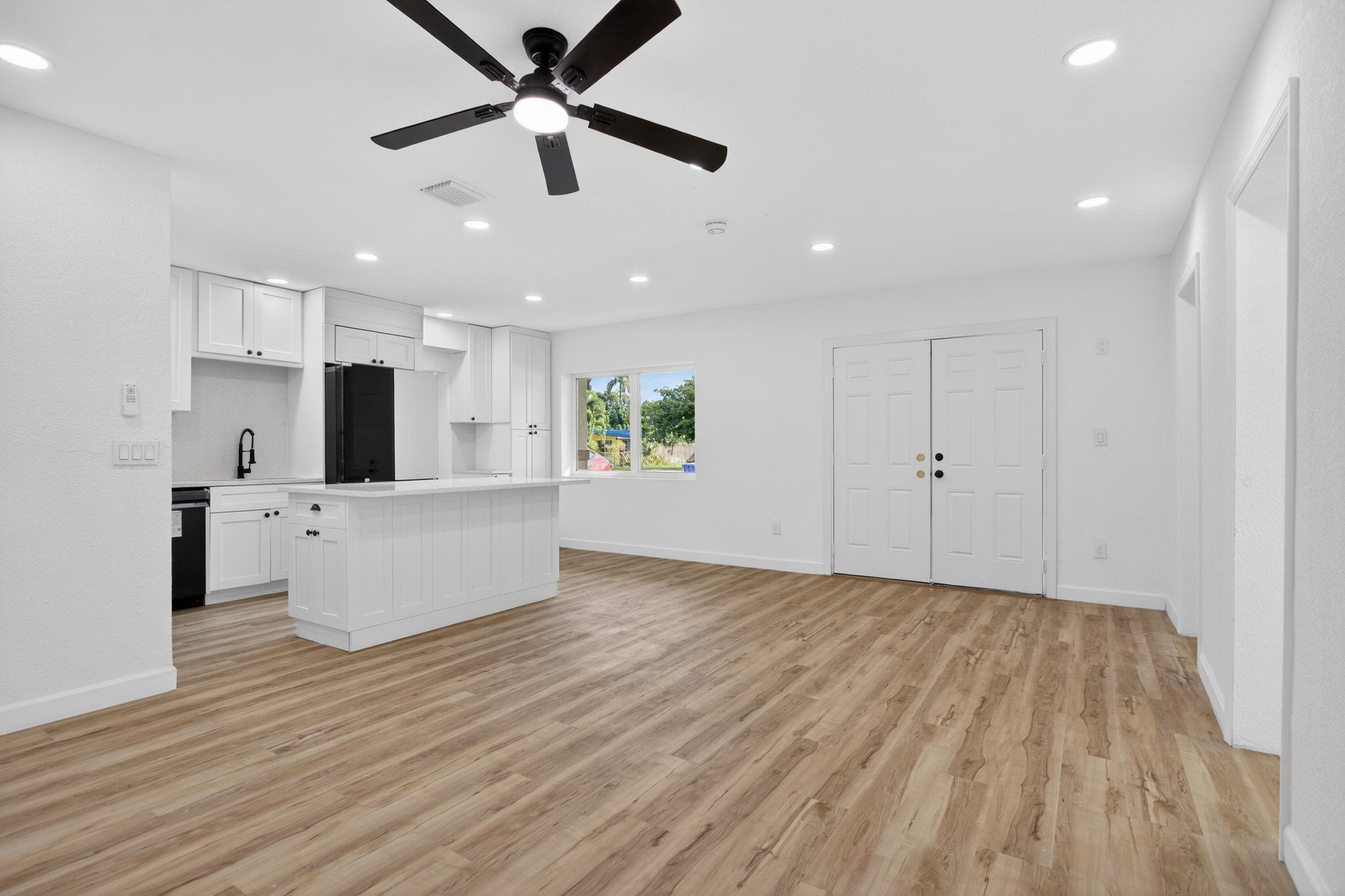 5183 NE 15th Avenue, Pompano Beach, FL 33064 — photo 11 of 34