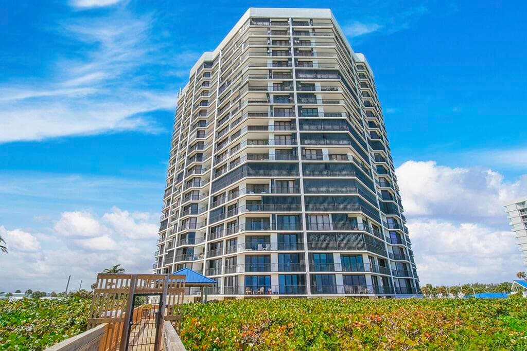 9650 S Ocean Drive 909, Jensen Beach, FL 34957 — photo 33 of 47