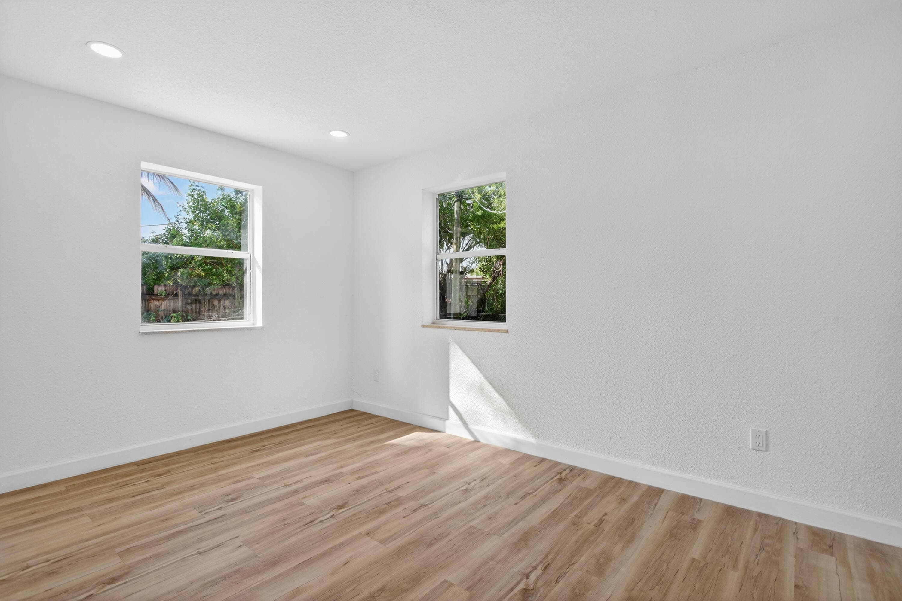 5183 NE 15th Avenue, Pompano Beach, FL 33064 — photo 29 of 34