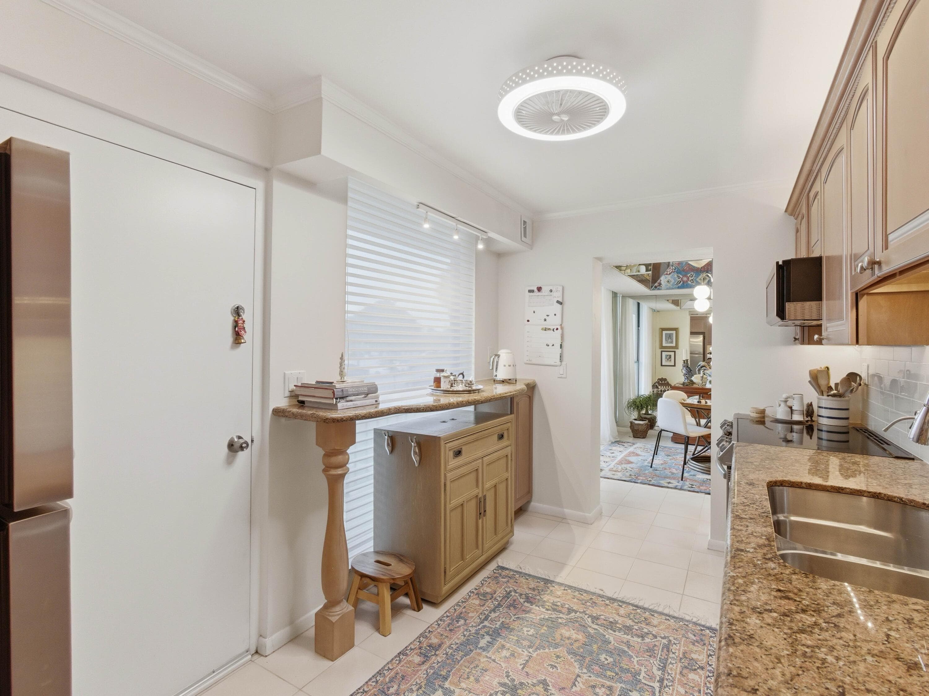 2520 Presidential Way 203, West Palm Beach, FL 33401 — photo 12 of 36