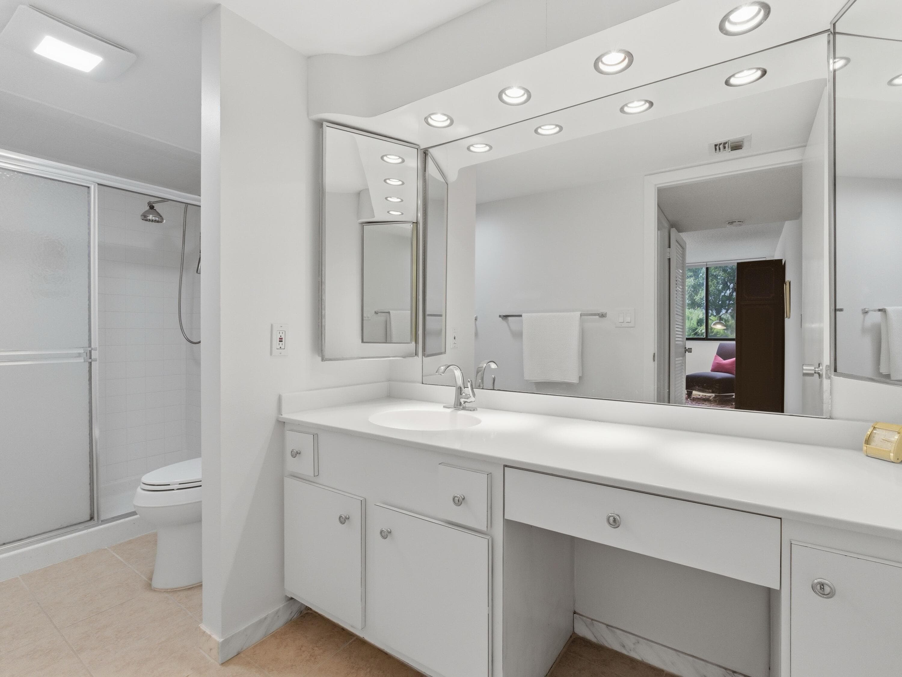 2520 Presidential Way 203, West Palm Beach, FL 33401 — photo 16 of 36