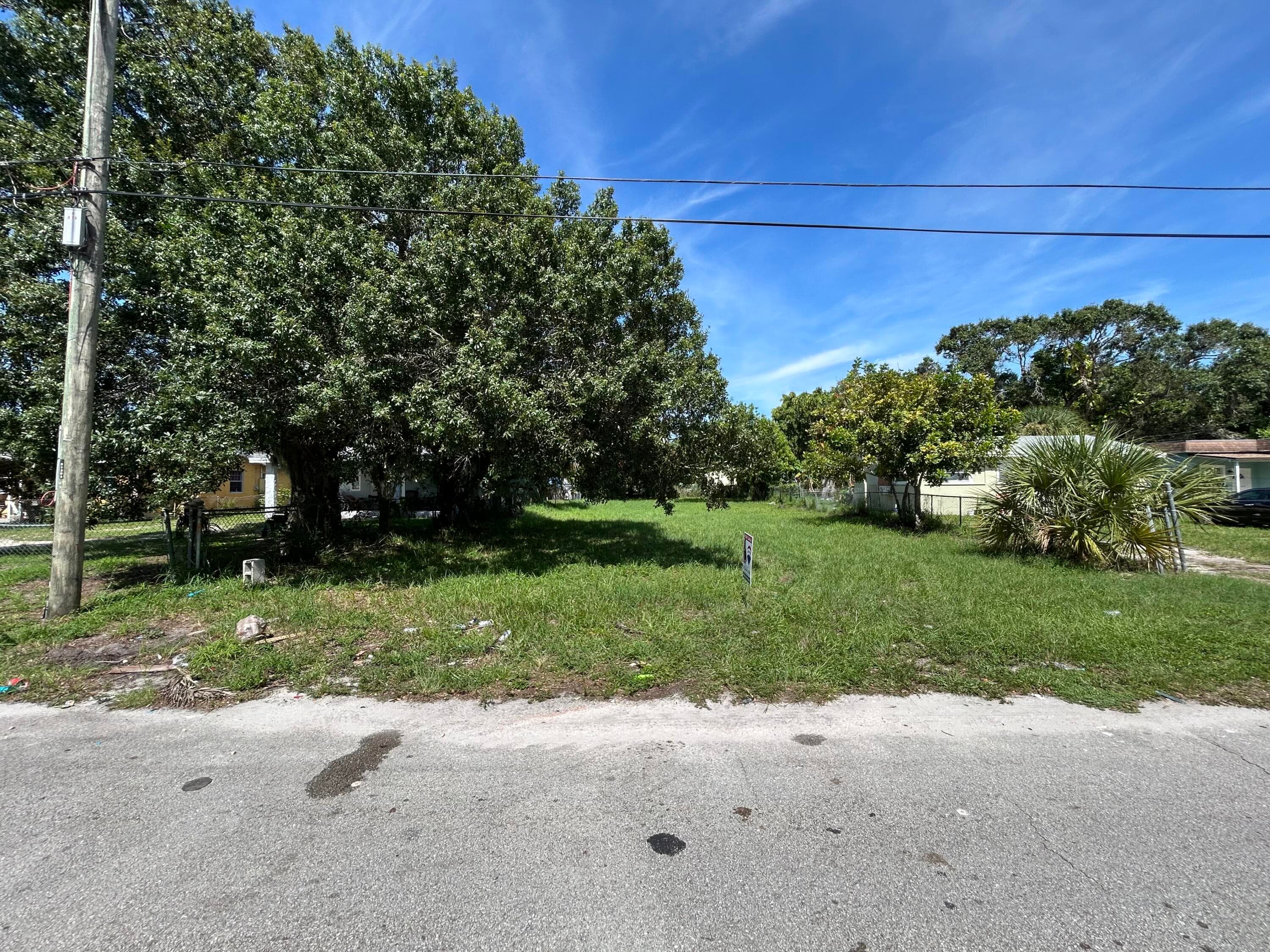 312 N 18th Street, Fort Pierce, FL 34950 — photo 1 of 4