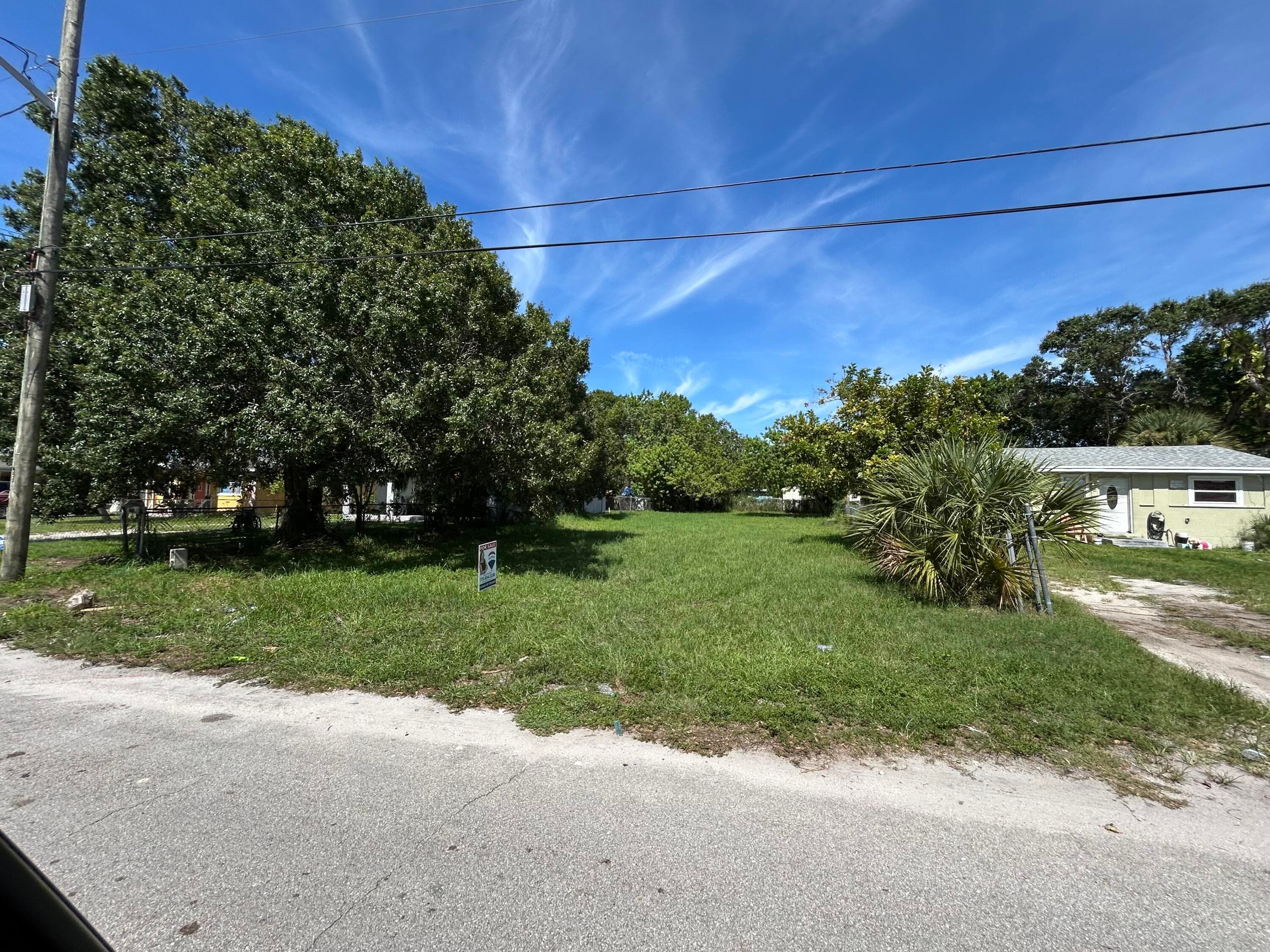 312 N 18th Street, Fort Pierce, FL 34950 — photo 2 of 4