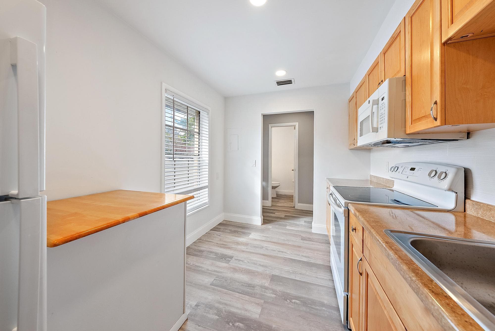 292 Cape Cod Circle B, Lake Worth, FL 33467 — photo 4 of 13