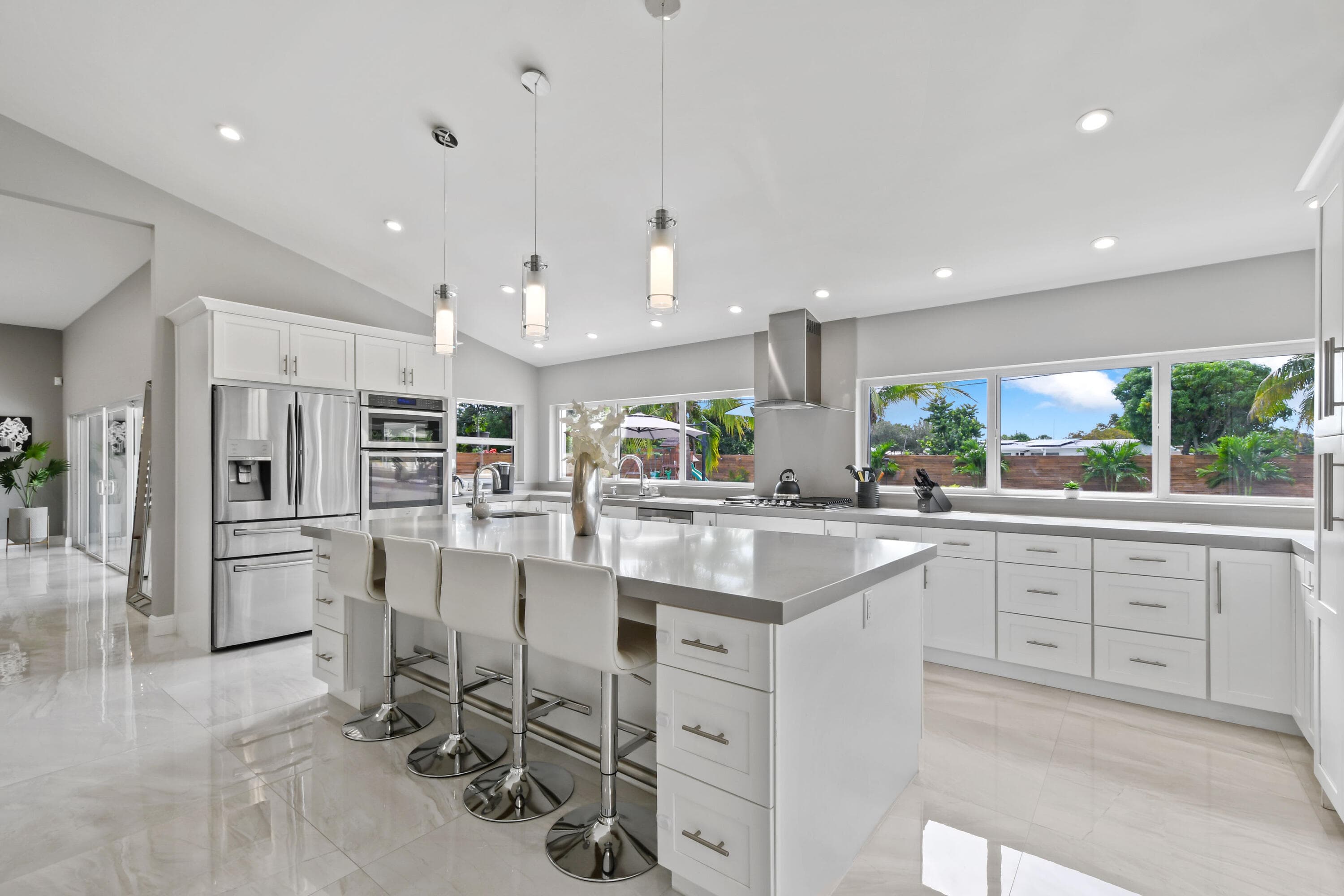 7101 W Lake Drive, Lake Clarke Shores, FL 33406 — photo 10 of 51