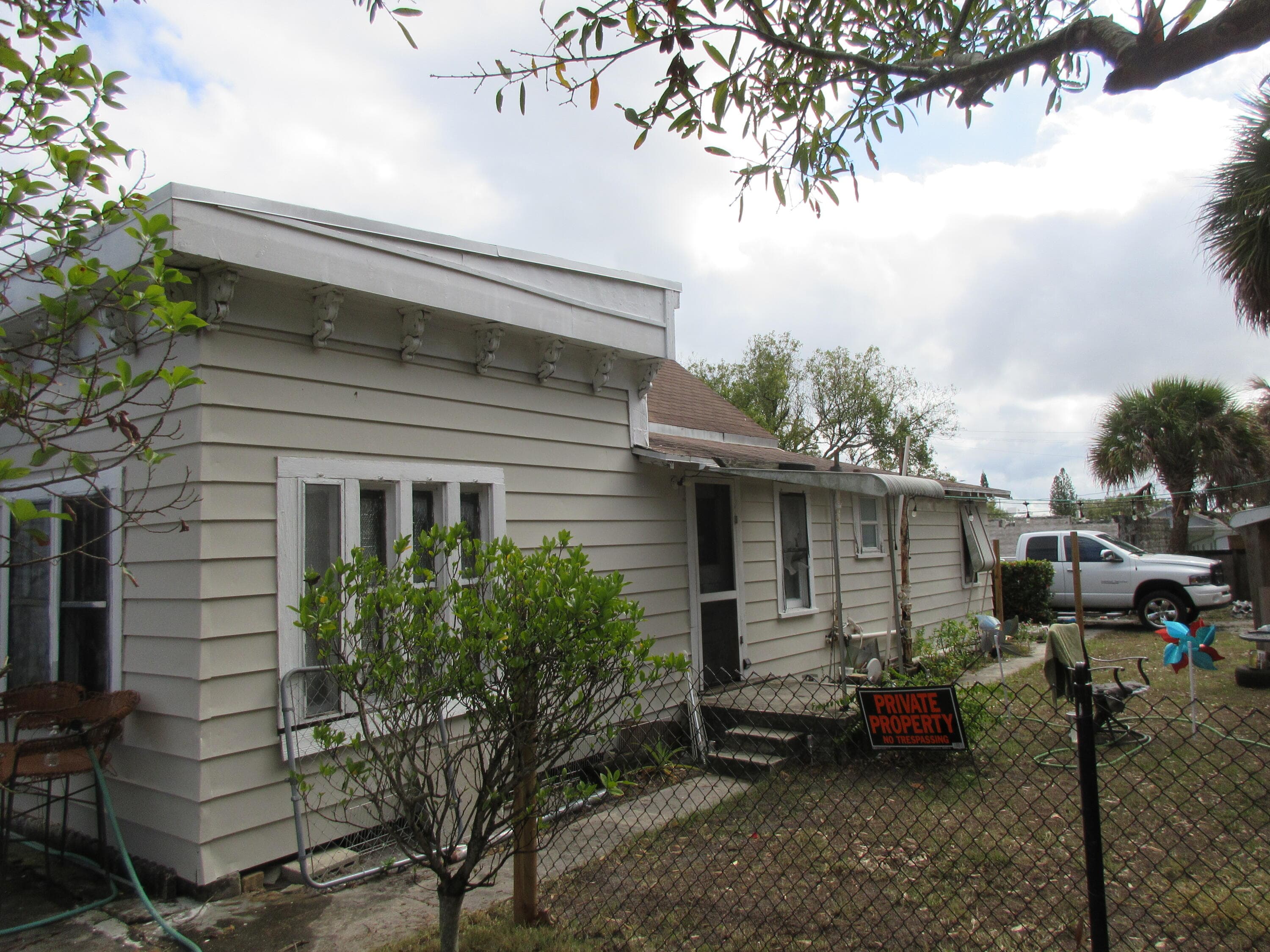 603 Avenue Avenue E, Fort Pierce, FL 34950 — photo 2 of 8