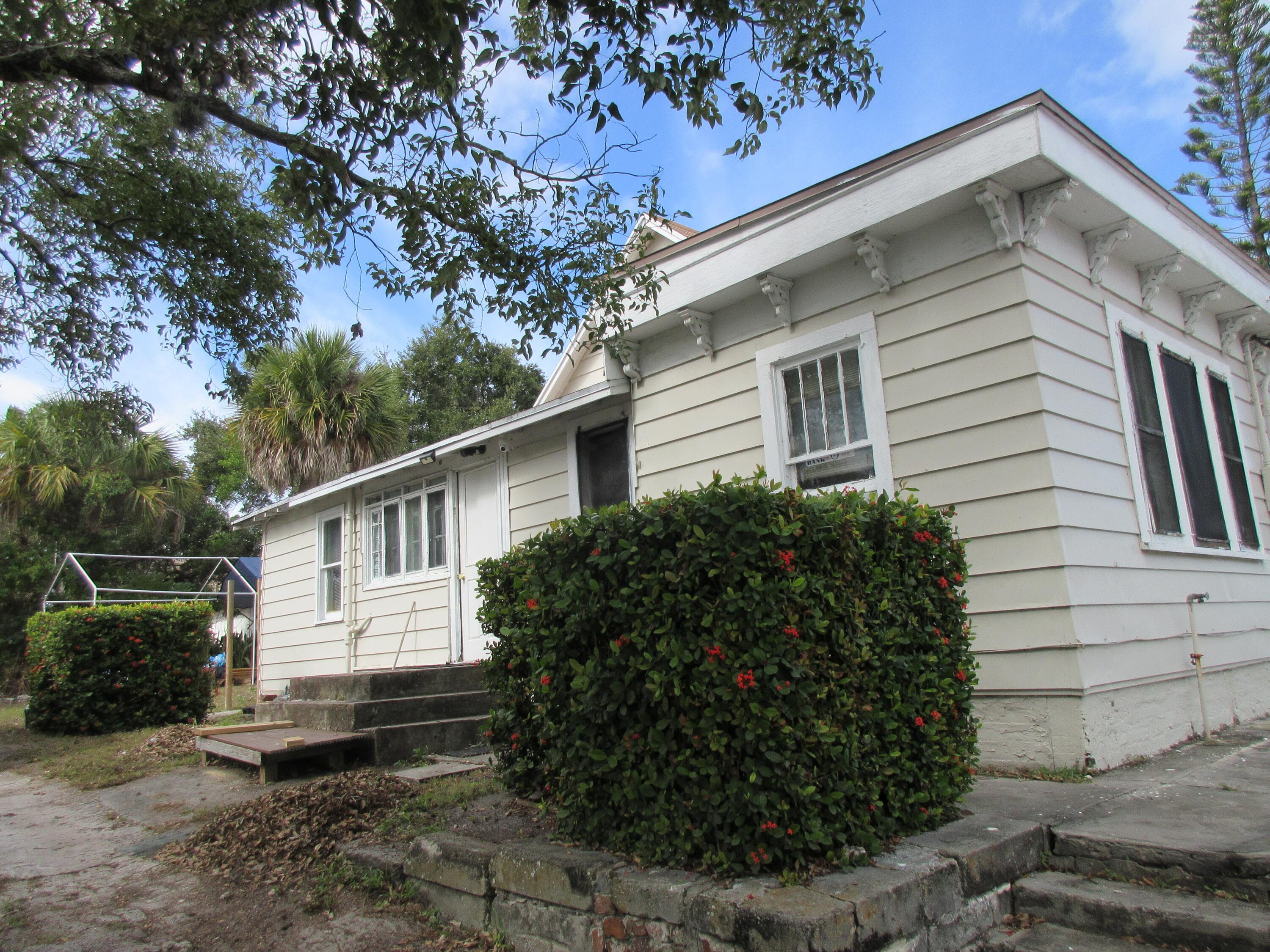 603 Avenue Avenue E, Fort Pierce, FL 34950 — photo 4 of 8
