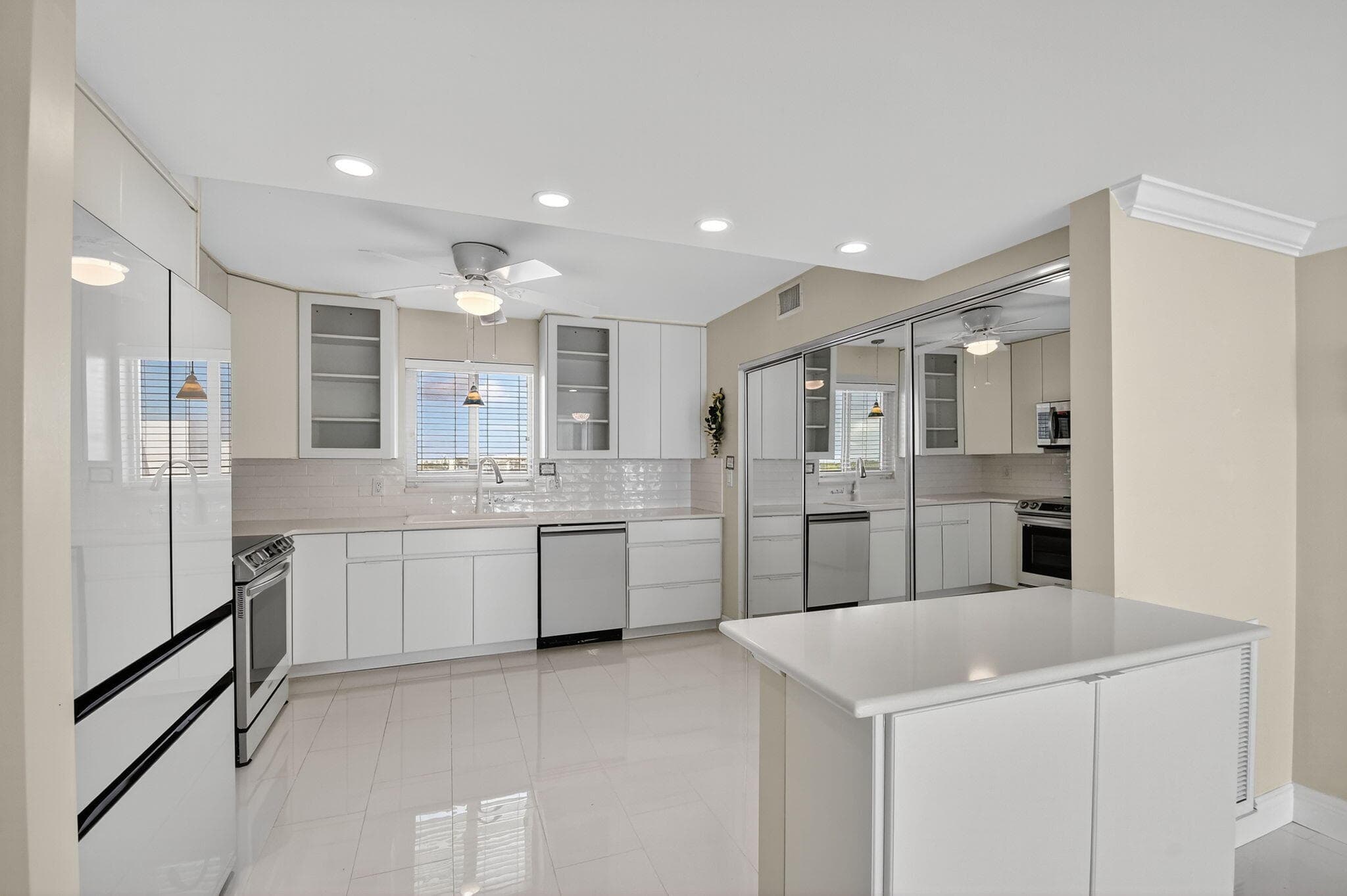 301 Lake Shore Drive 711, Lake Park, FL 33403 — photo 19 of 59